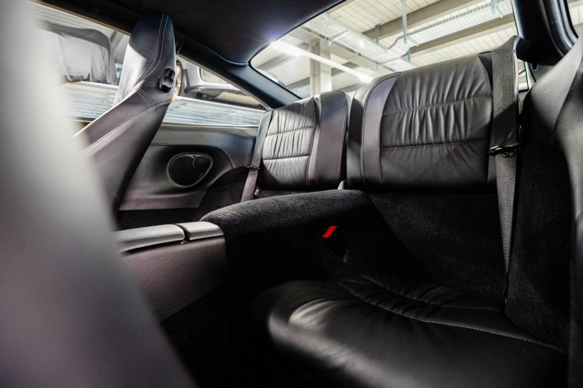 PORSCHE 911 Carrera Coupé-image-20