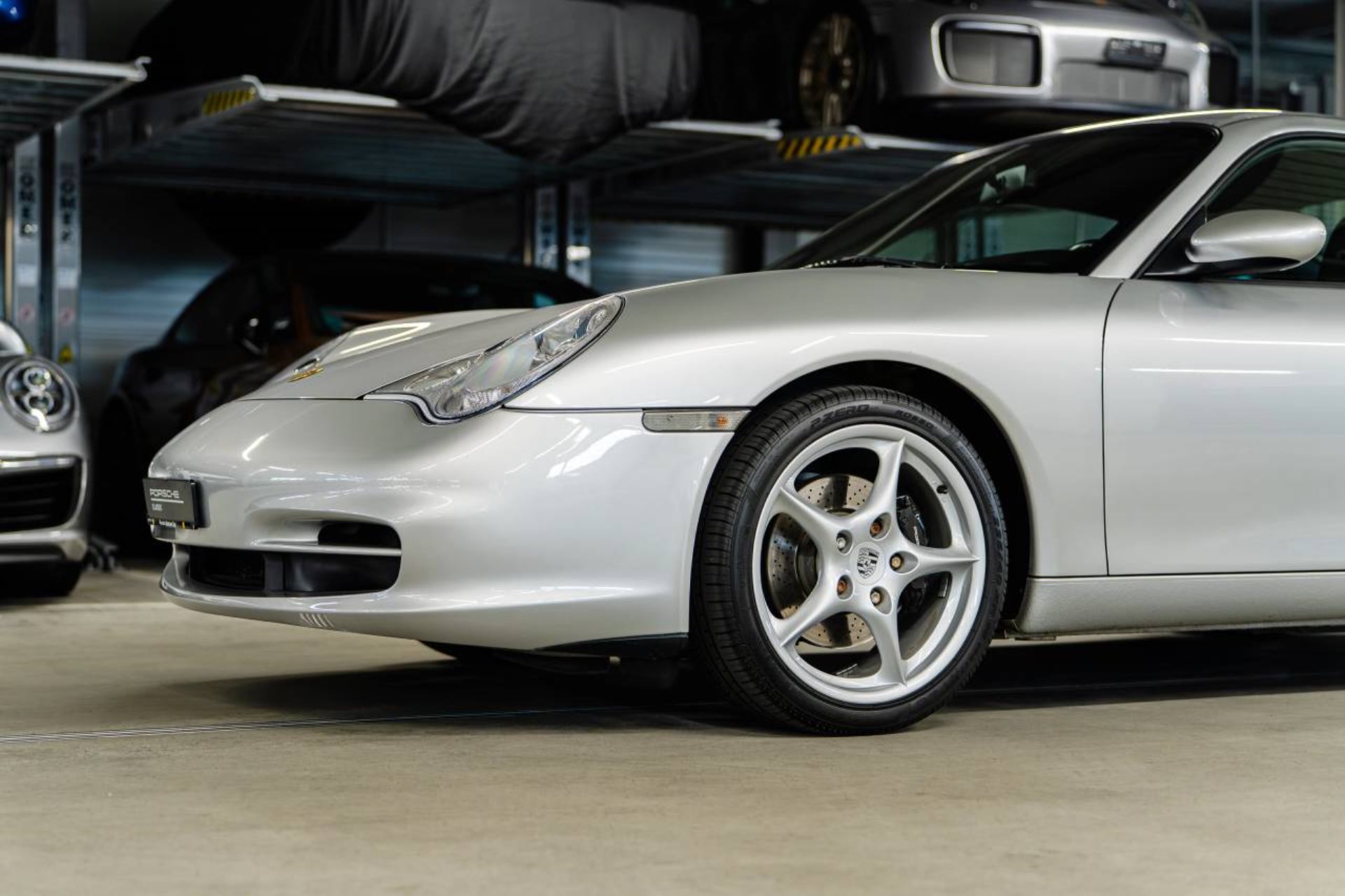 PORSCHE 911 Carrera Coupé-image-9
