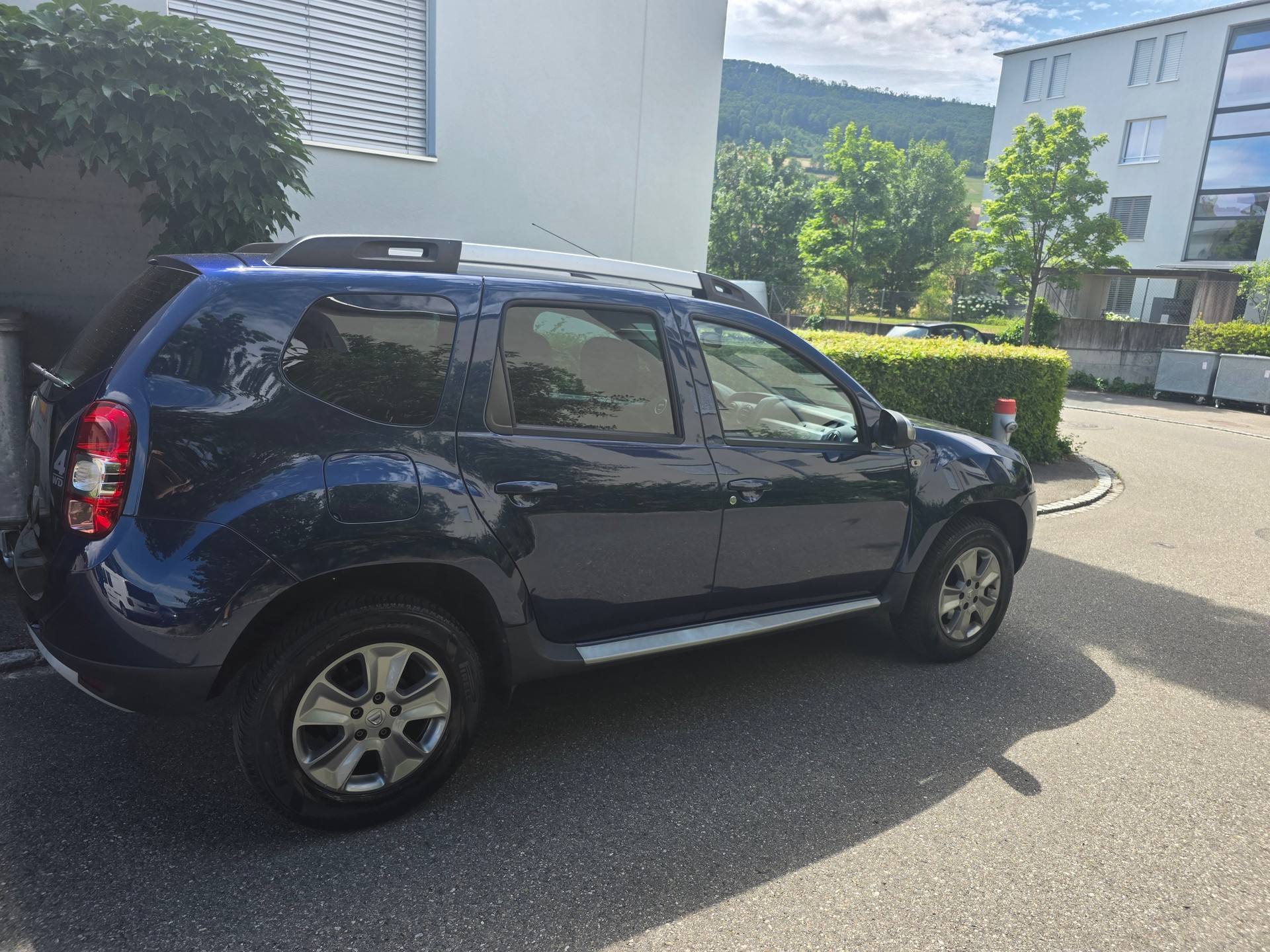 DACIA Duster 1.5 dCi Celebration 4x4-image-3