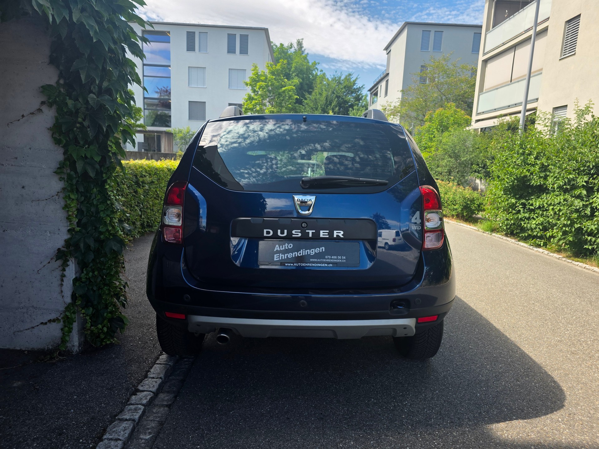 DACIA Duster 1.5 dCi Celebration 4x4-image-5