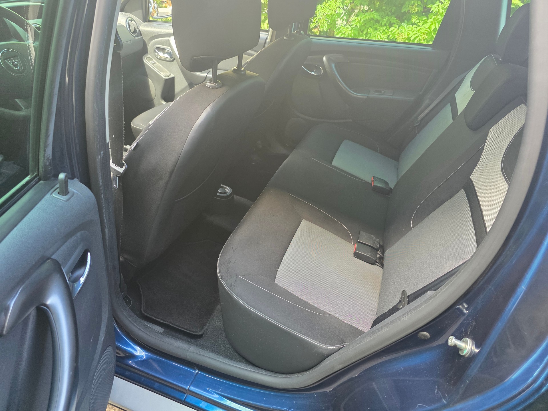 DACIA Duster 1.5 dCi Celebration 4x4-image-8