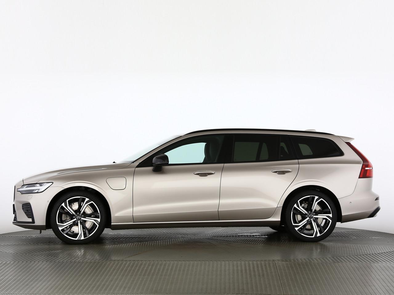 VOLVO V60 2.0 T6 TE Ultra Dark eAWD-image-2