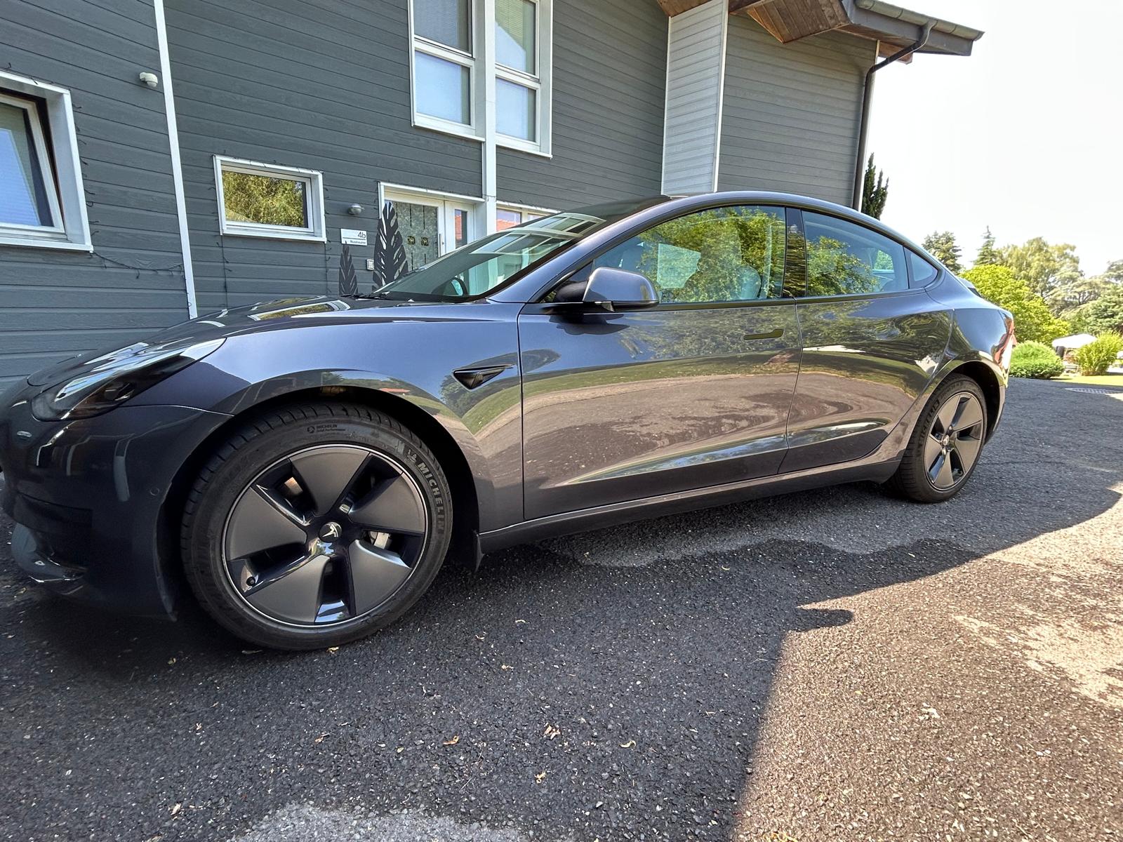 TESLA Standart Range Plus-image-1