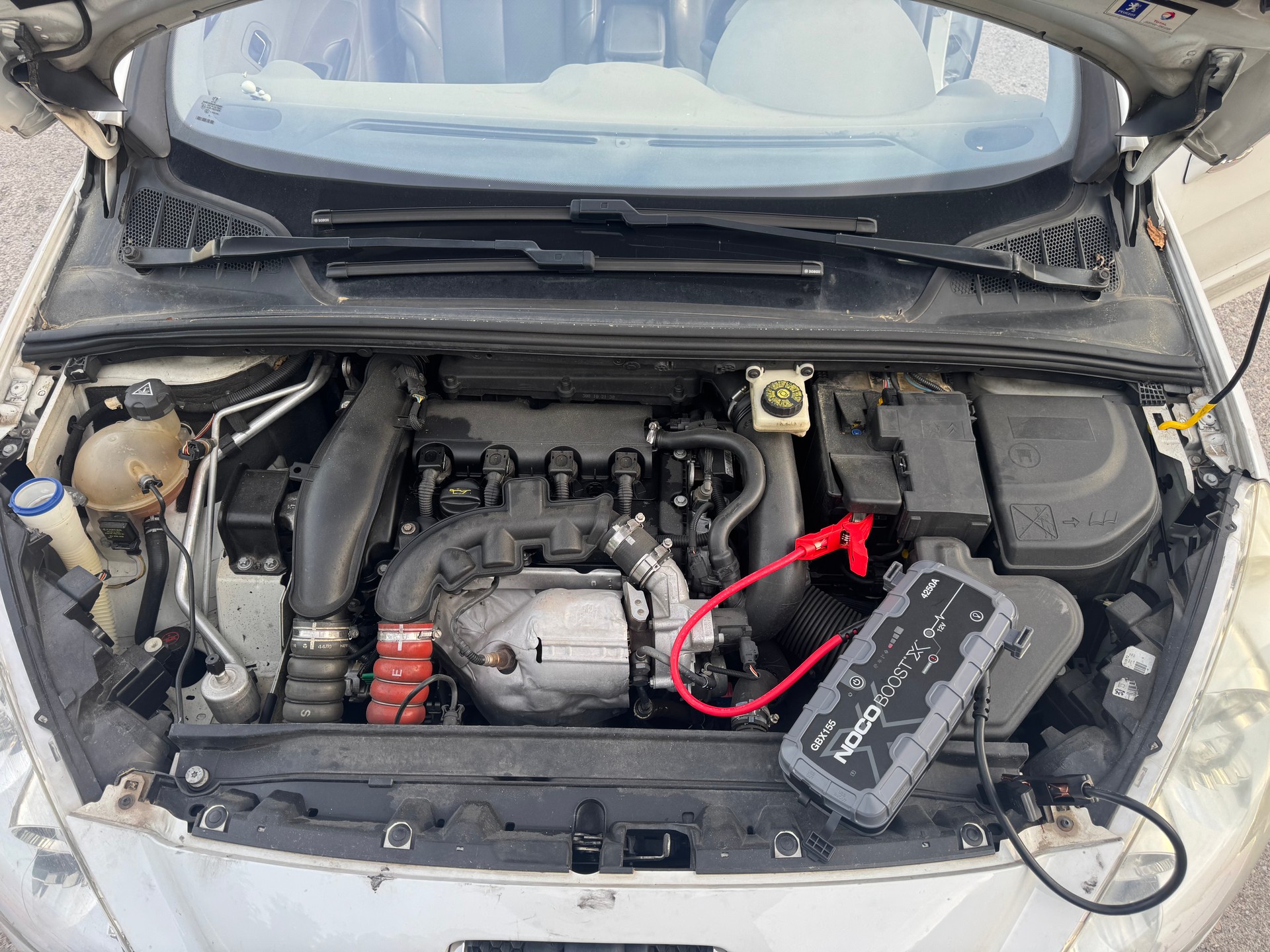 PEUGEOT 308 SW 1.6 16V Turbo Sport Pack Automatic-image-13