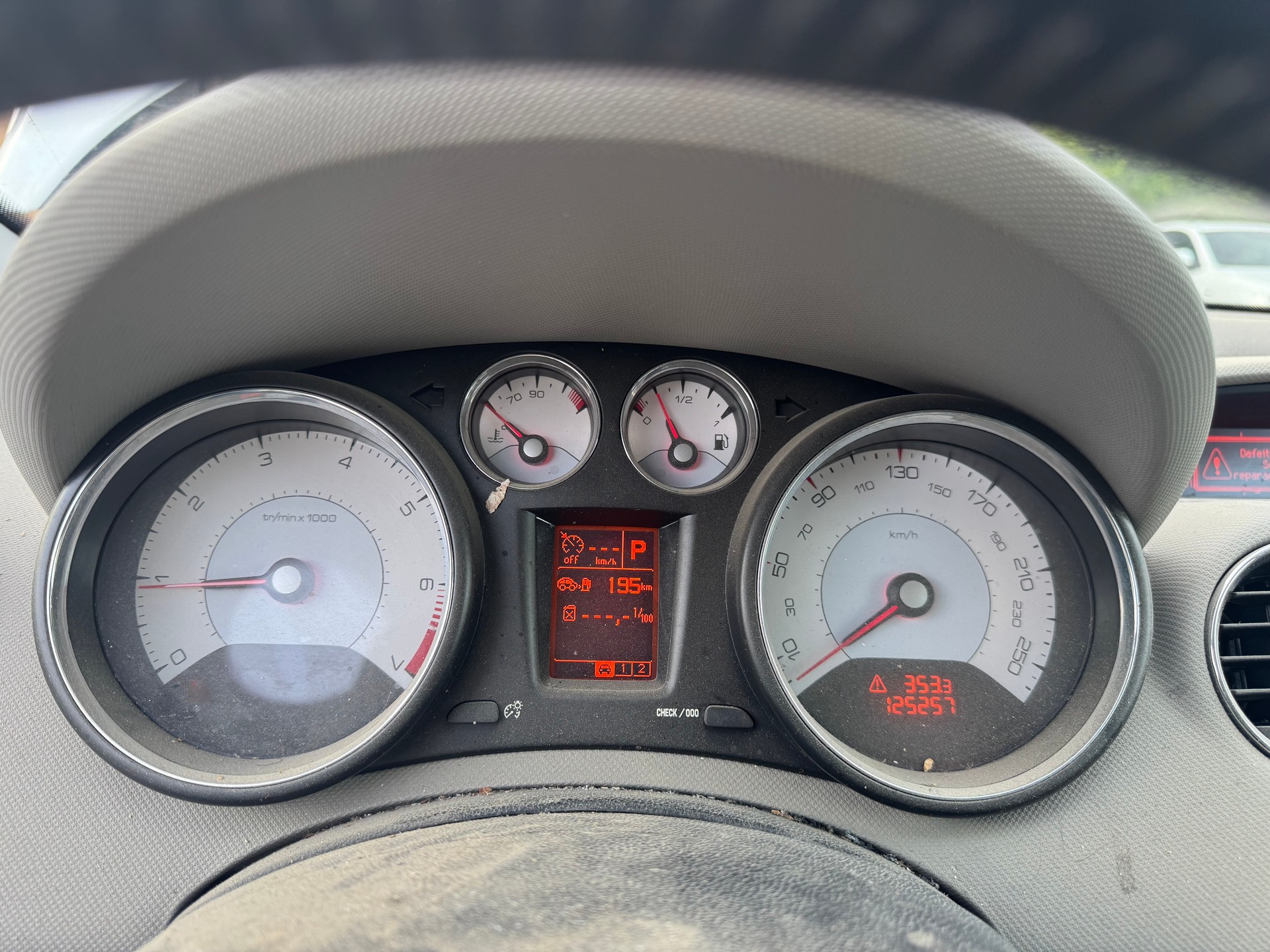 PEUGEOT 308 SW 1.6 16V Turbo Sport Pack Automatic-image-11