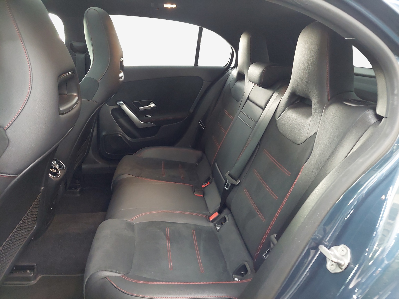 MERCEDES-BENZ A 180 Night Star AMG Line 7G-DCT-image-11