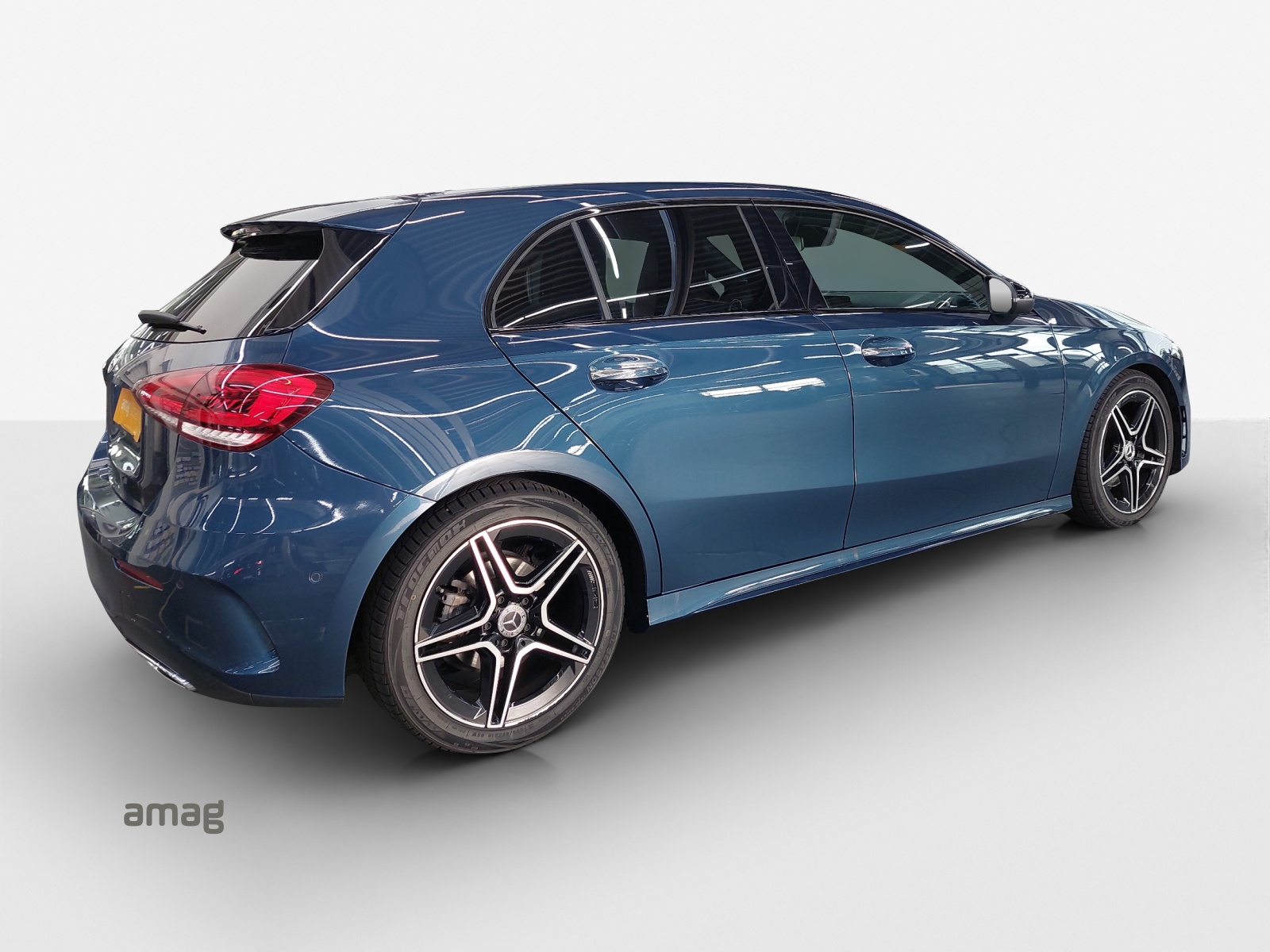 MERCEDES-BENZ A 180 Night Star AMG Line 7G-DCT-image-4