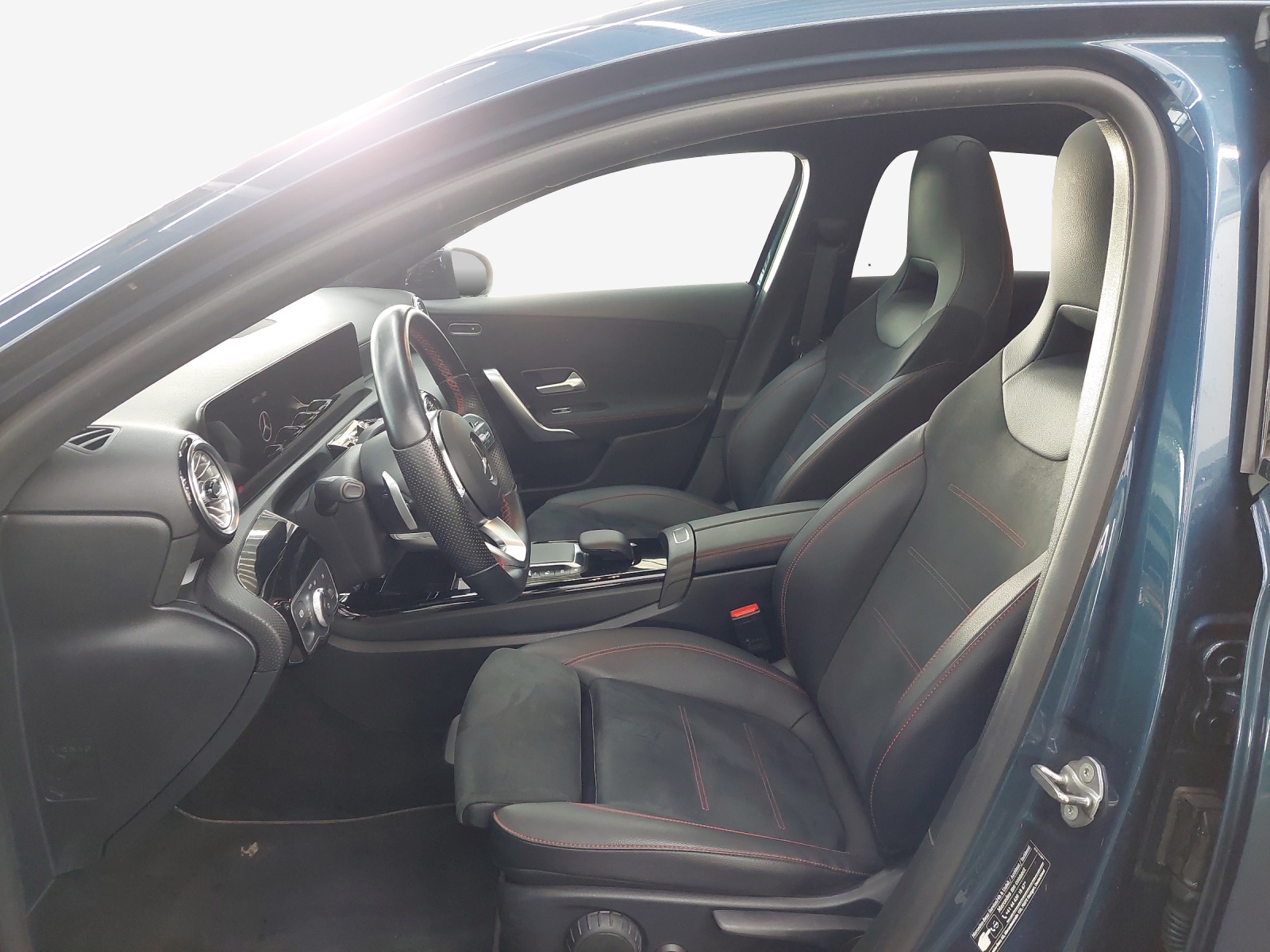 MERCEDES-BENZ A 180 Night Star AMG Line 7G-DCT-image-7