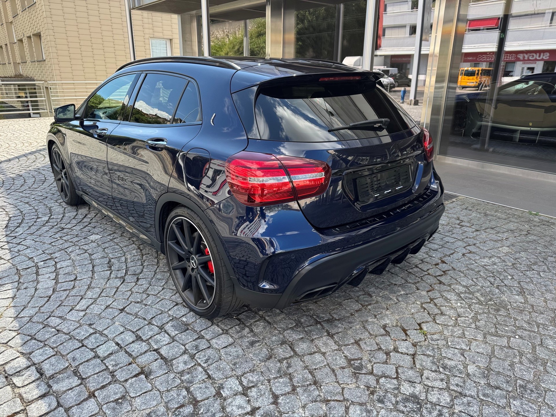MERCEDES-BENZ GLA 45 AMG 4Matic-image-2