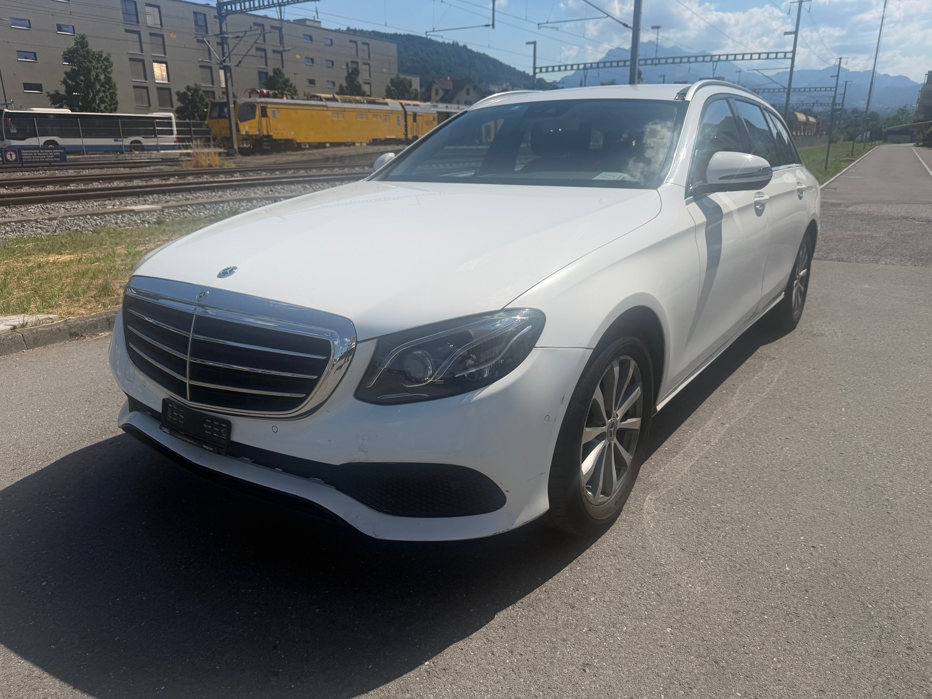 MERCEDES-BENZ E 220 d 4Matic 9G-Tronic-image-0