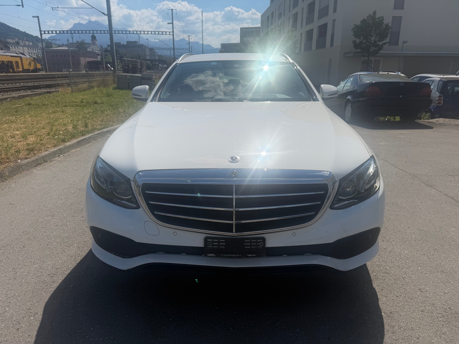 MERCEDES-BENZ E 220 d 4Matic 9G-Tronic-image-1