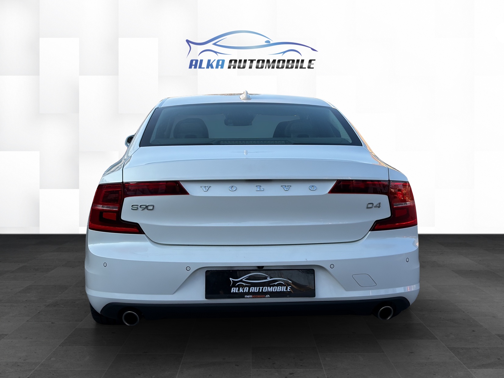 VOLVO S90 D4 Momentum Geartronic-image-4