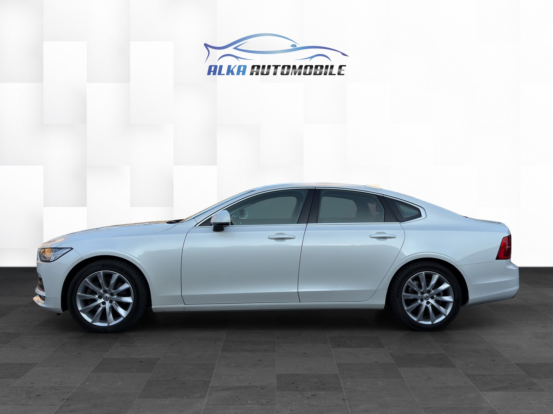 VOLVO S90 D4 Momentum Geartronic-image-2