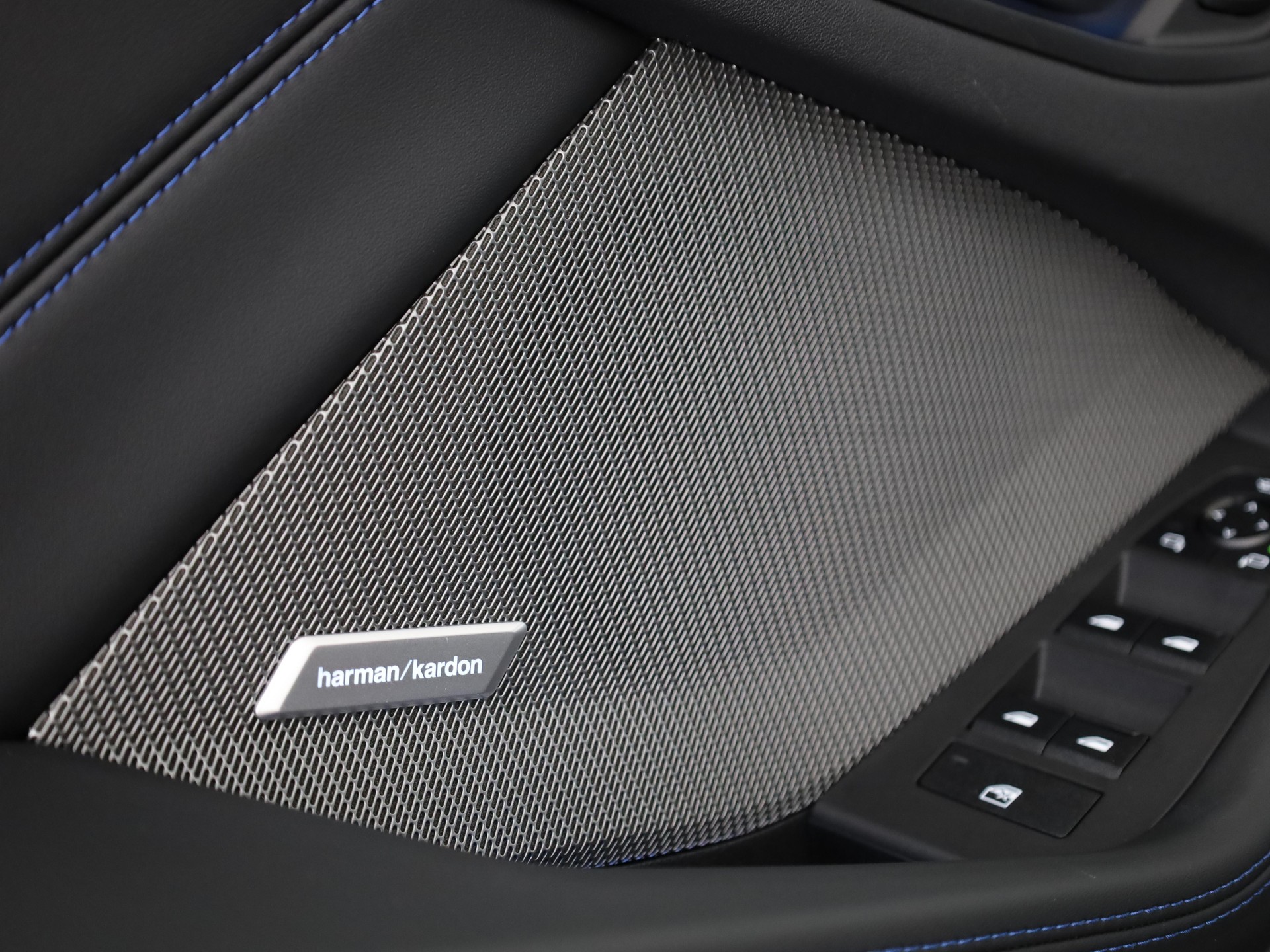 BMW M135i xDrive-image-12