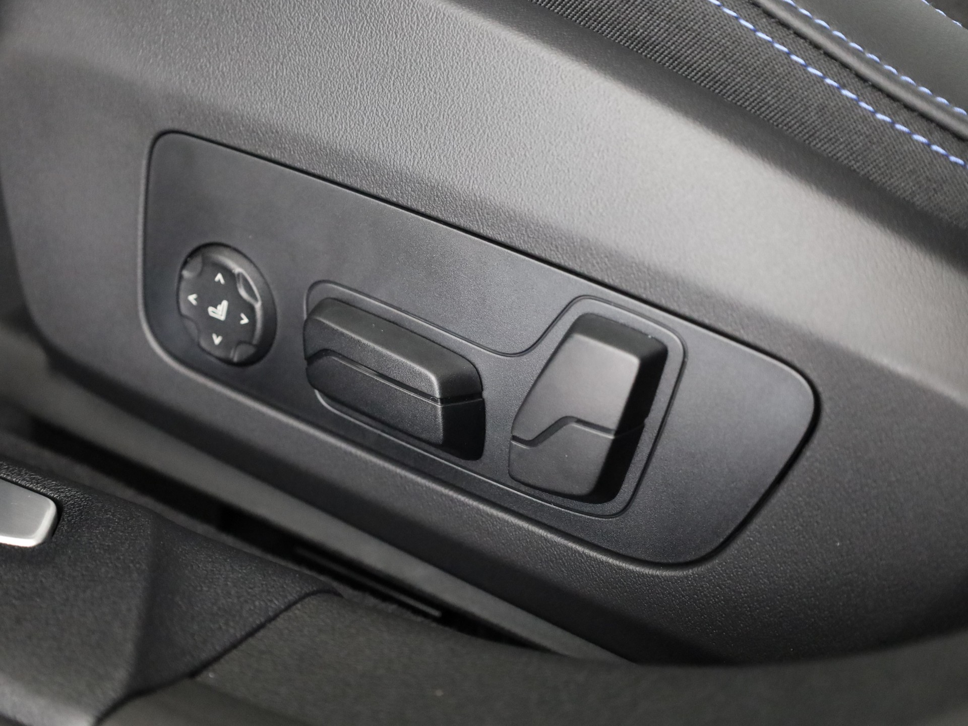 BMW M135i xDrive-image-11