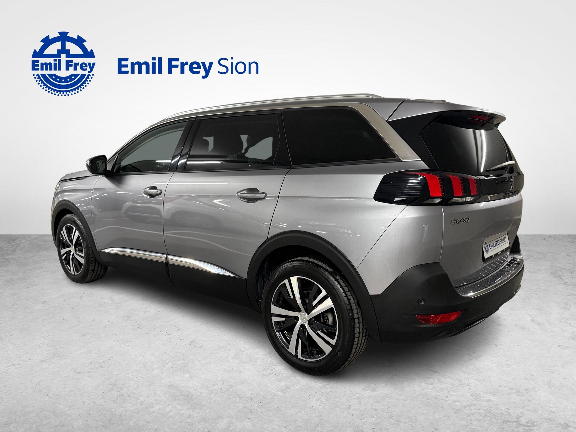 PEUGEOT 5008 1.2 PureTech Allure-image-4