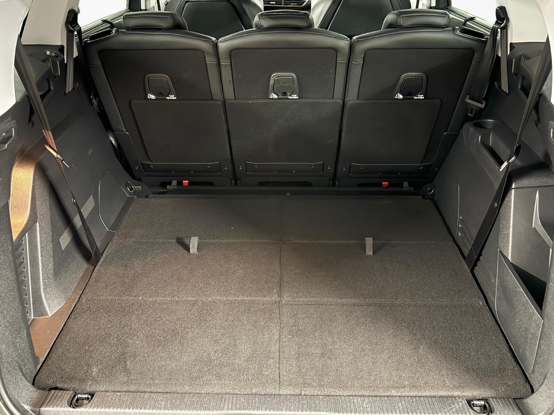 PEUGEOT 5008 1.2 PureTech Allure-image-13