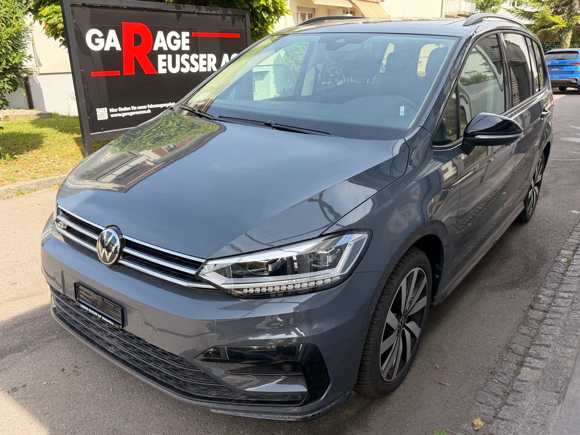 VW Touran 1.5 TSI Highline R-LINE *** TOPAUSGESTATTETER FAMILIENWAGEN ***