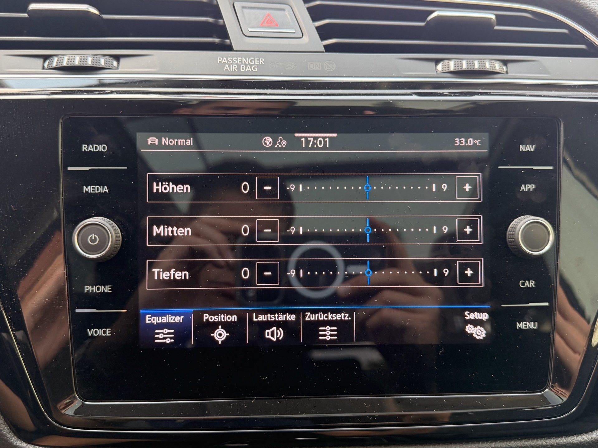 VW Touran 1.5 TSI Highline R-LINE *** TOPAUSGESTATTETER FAMILIENWAGEN ***-image-20