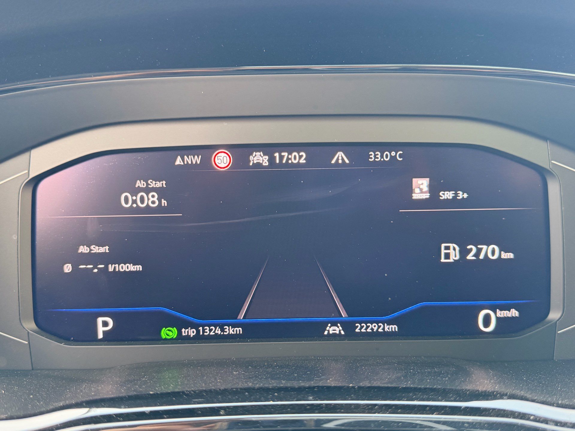 VW Touran 1.5 TSI Highline R-LINE *** TOPAUSGESTATTETER FAMILIENWAGEN ***-image-10