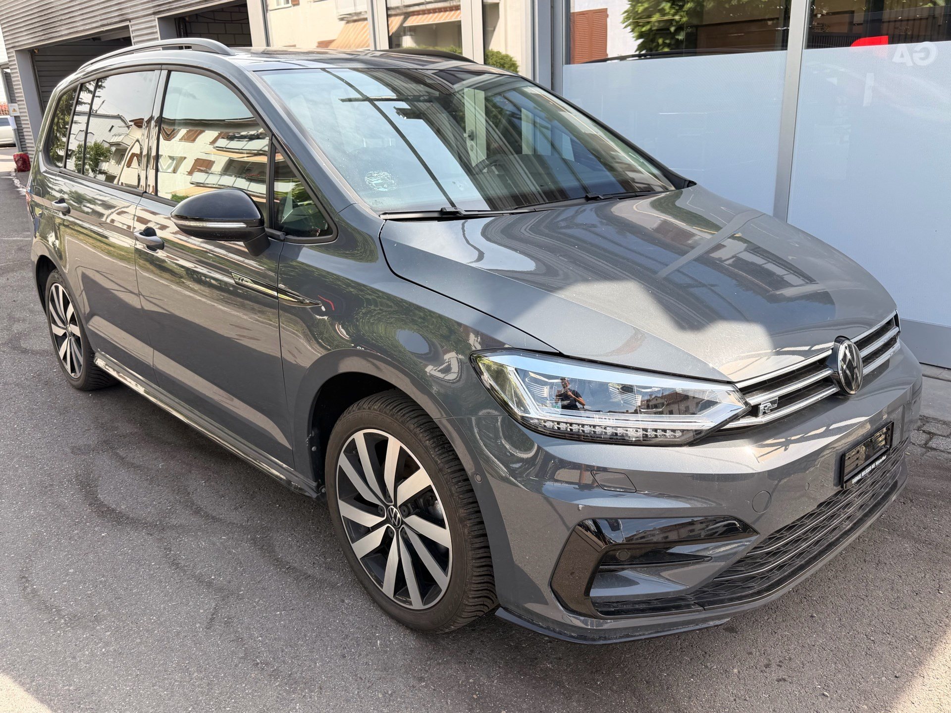 VW Touran 1.5 TSI Highline R-LINE *** TOPAUSGESTATTETER FAMILIENWAGEN ***-showroom-element-2