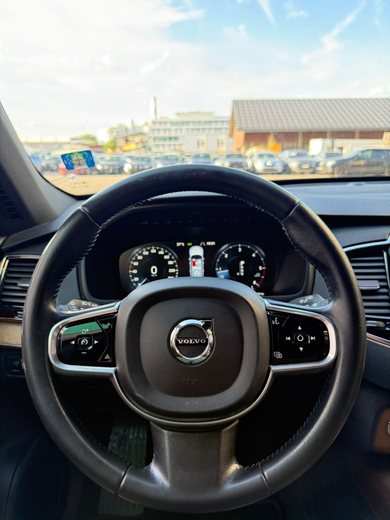 VOLVO XC90 D5 AWD Inscription Geartronic-image-11