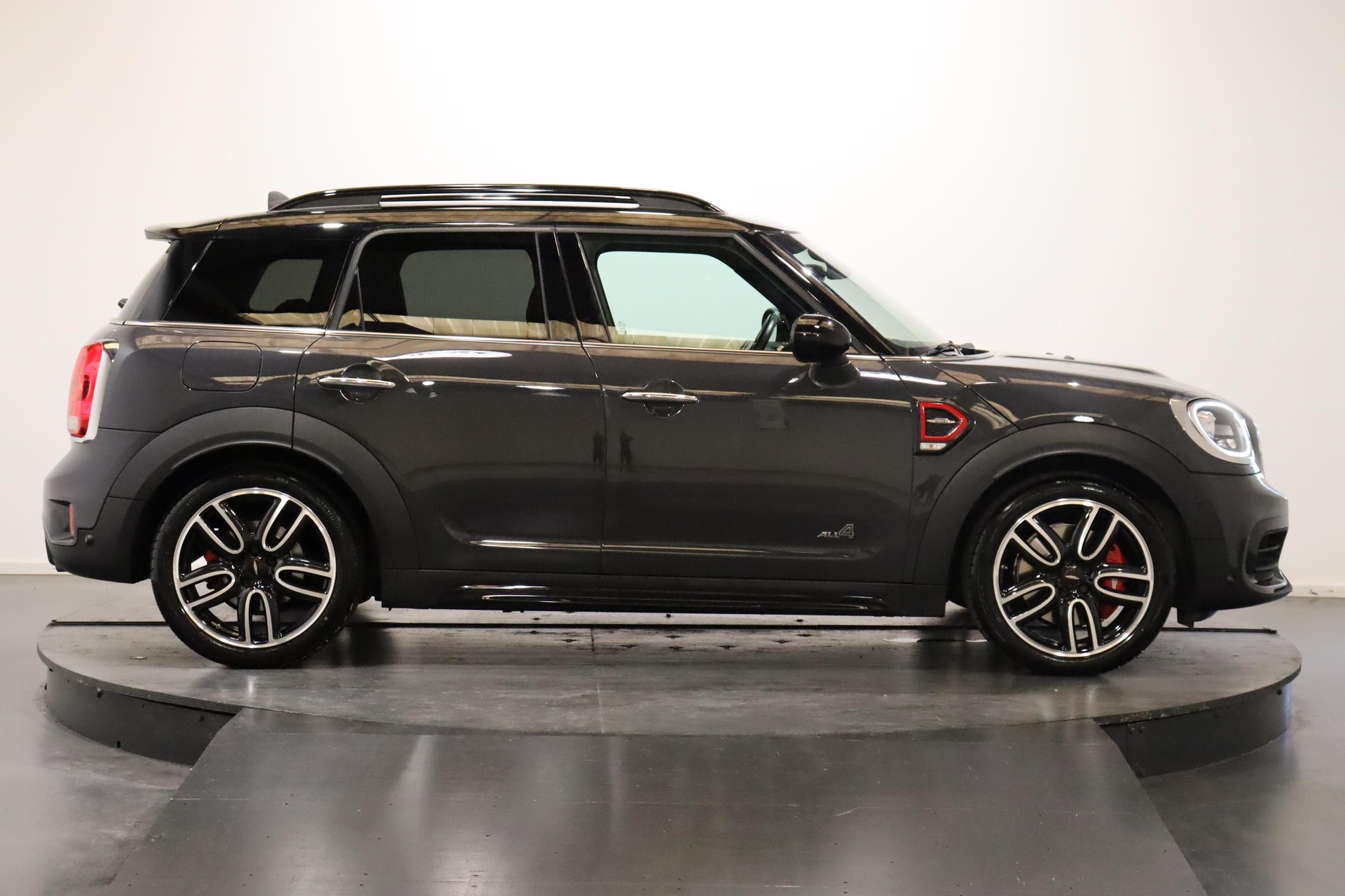 MINI Countryman F60 2.0i John Cooper Works SAG ALL4-image-3