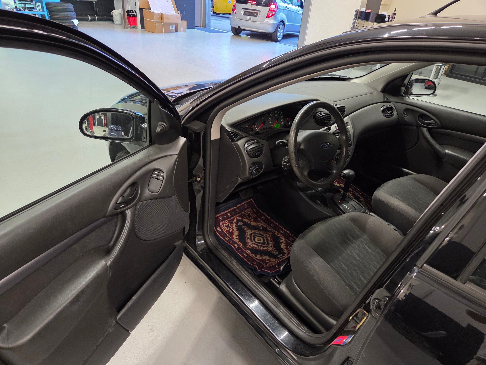 FORD Focus 2.0i 16V Automat-image-7
