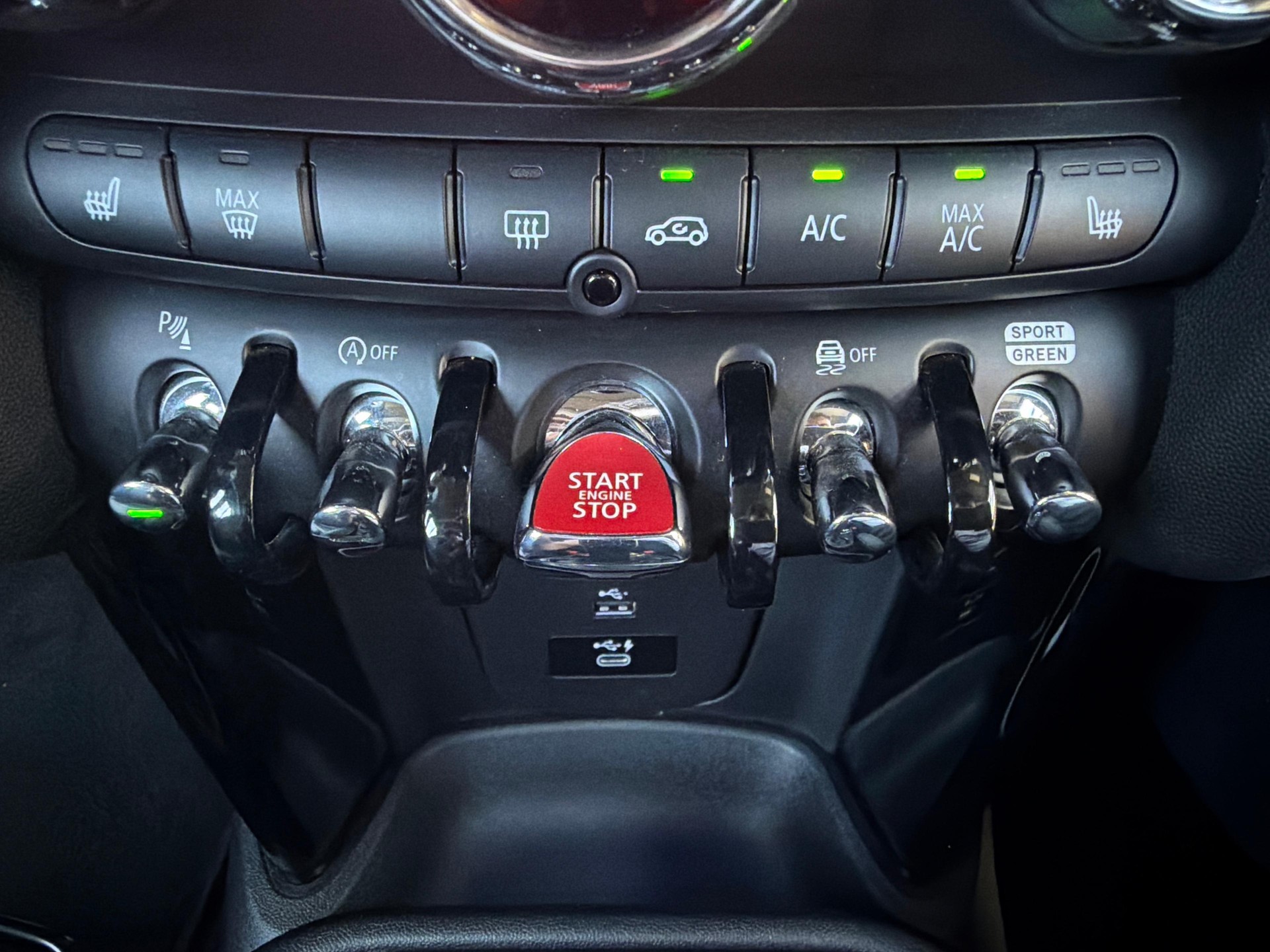 MINI JCW Cabrio John Cooper Works-image-15