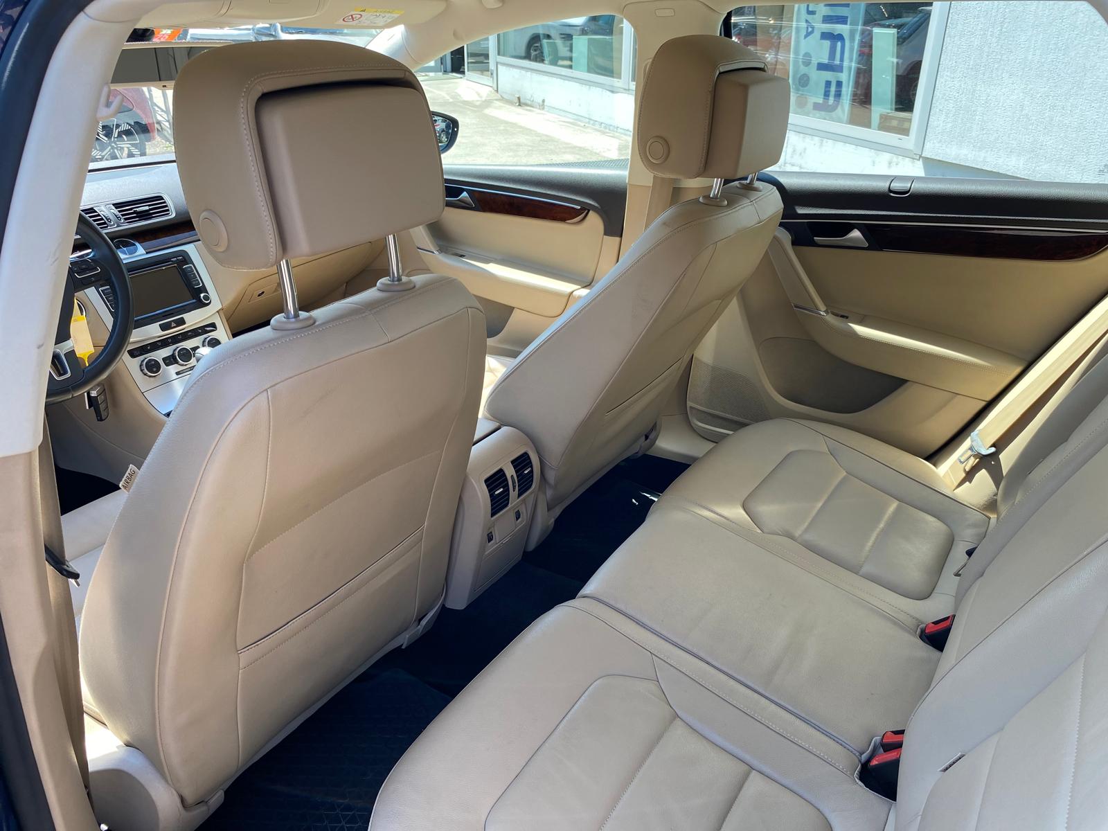 VW Passat Variant 1.4 TSI BMT Highline DSG-image-12