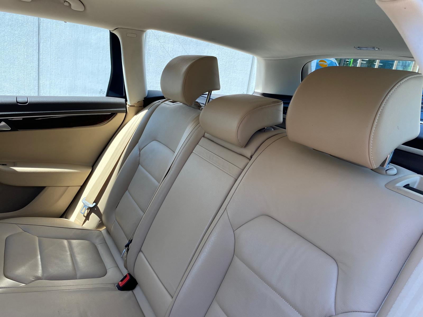 VW Passat Variant 1.4 TSI BMT Highline DSG-image-11