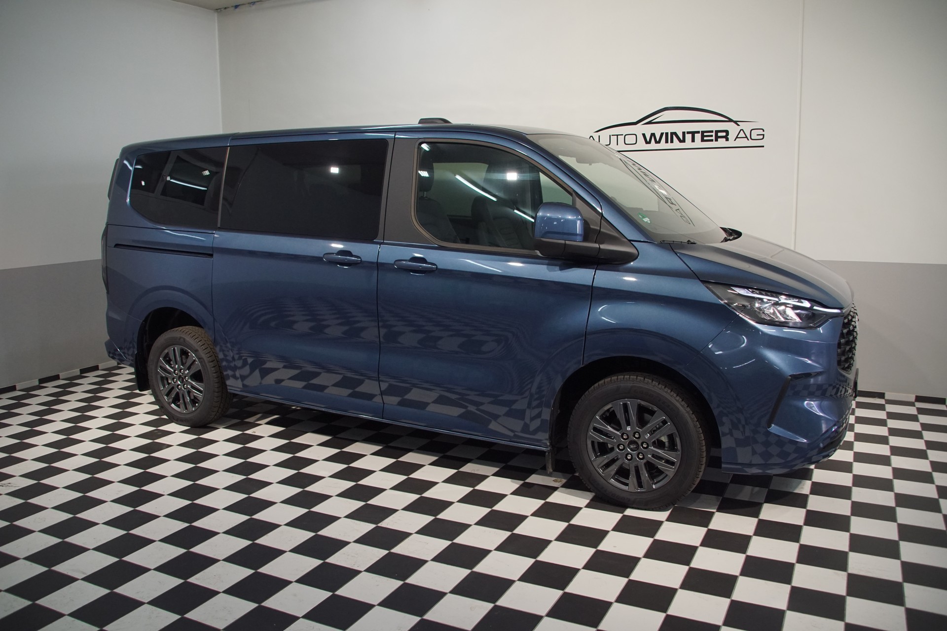 FORD Tourneo Bus 320 L1H1 Titanium Automat-image-1