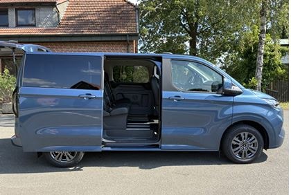 FORD Tourneo Bus 320 L1H1 Titanium Automat-image-3