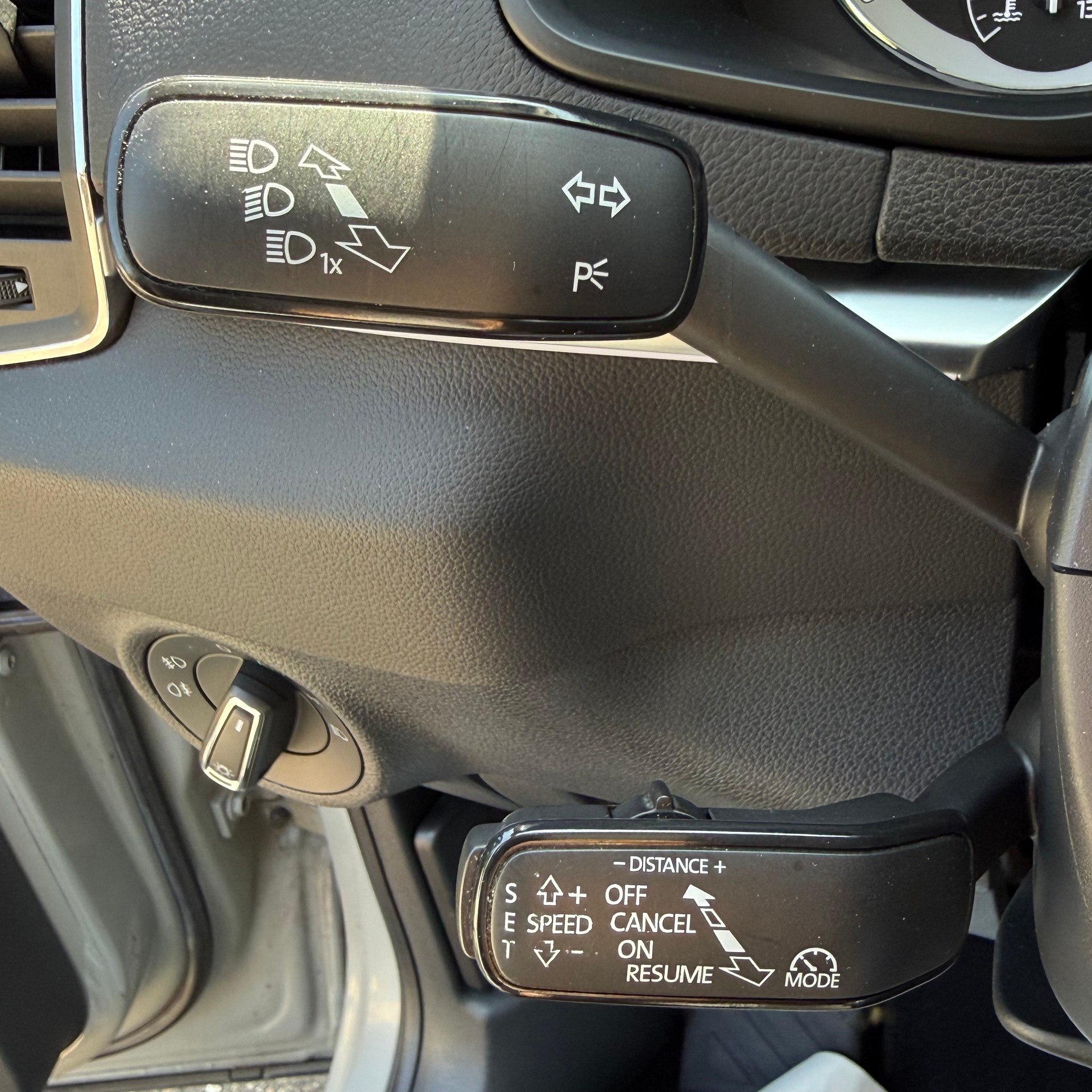SKODA Karoq 2.0 TDI CR Style 4x4 DSG *ALCANTARA-SITZE - PANORAMA-DACH - ANHÄGERKUPPLUNG*-image-15