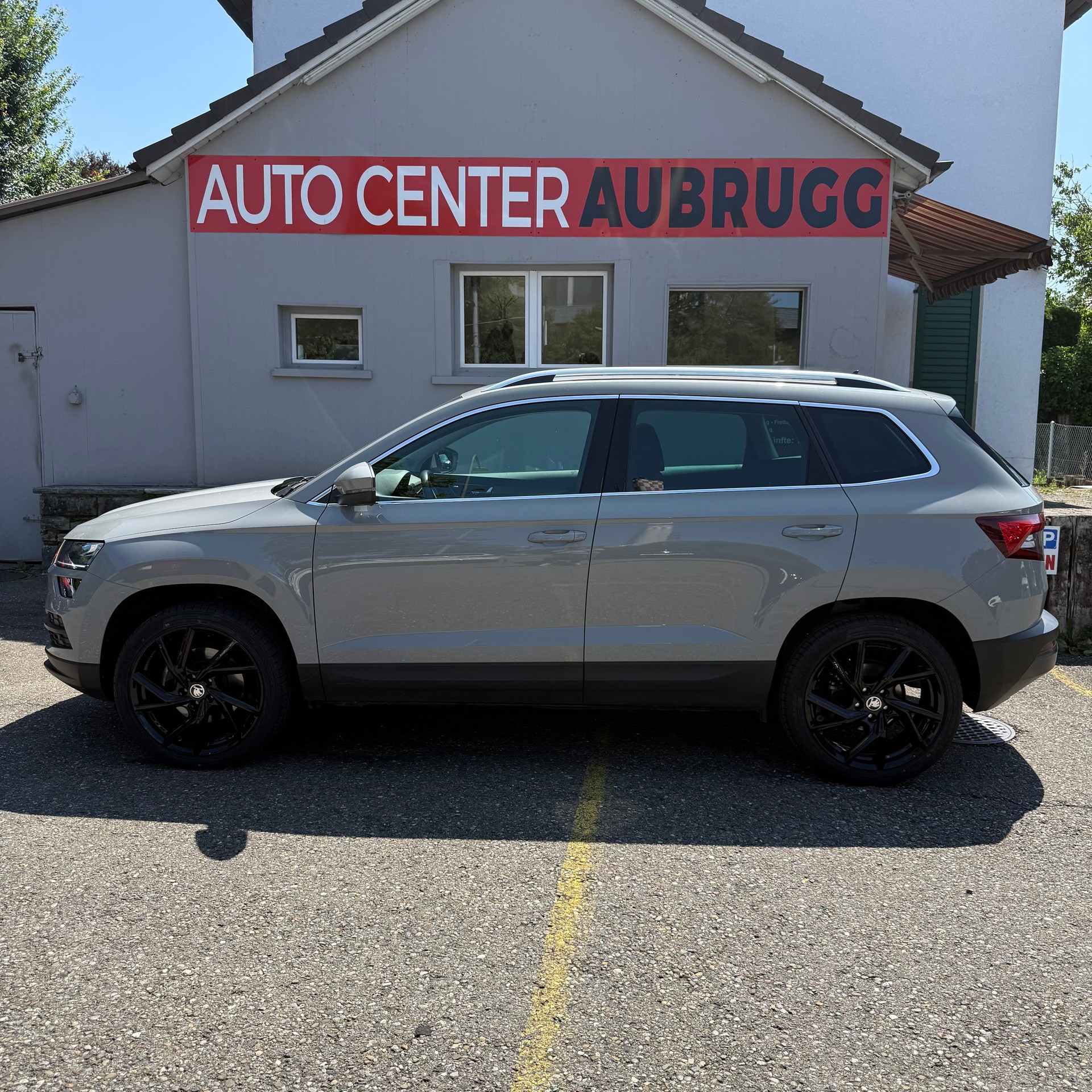 SKODA Karoq 2.0 TDI CR Style 4x4 DSG *ALCANTARA-SITZE - PANORAMA-DACH - ANHÄGERKUPPLUNG*-image-6