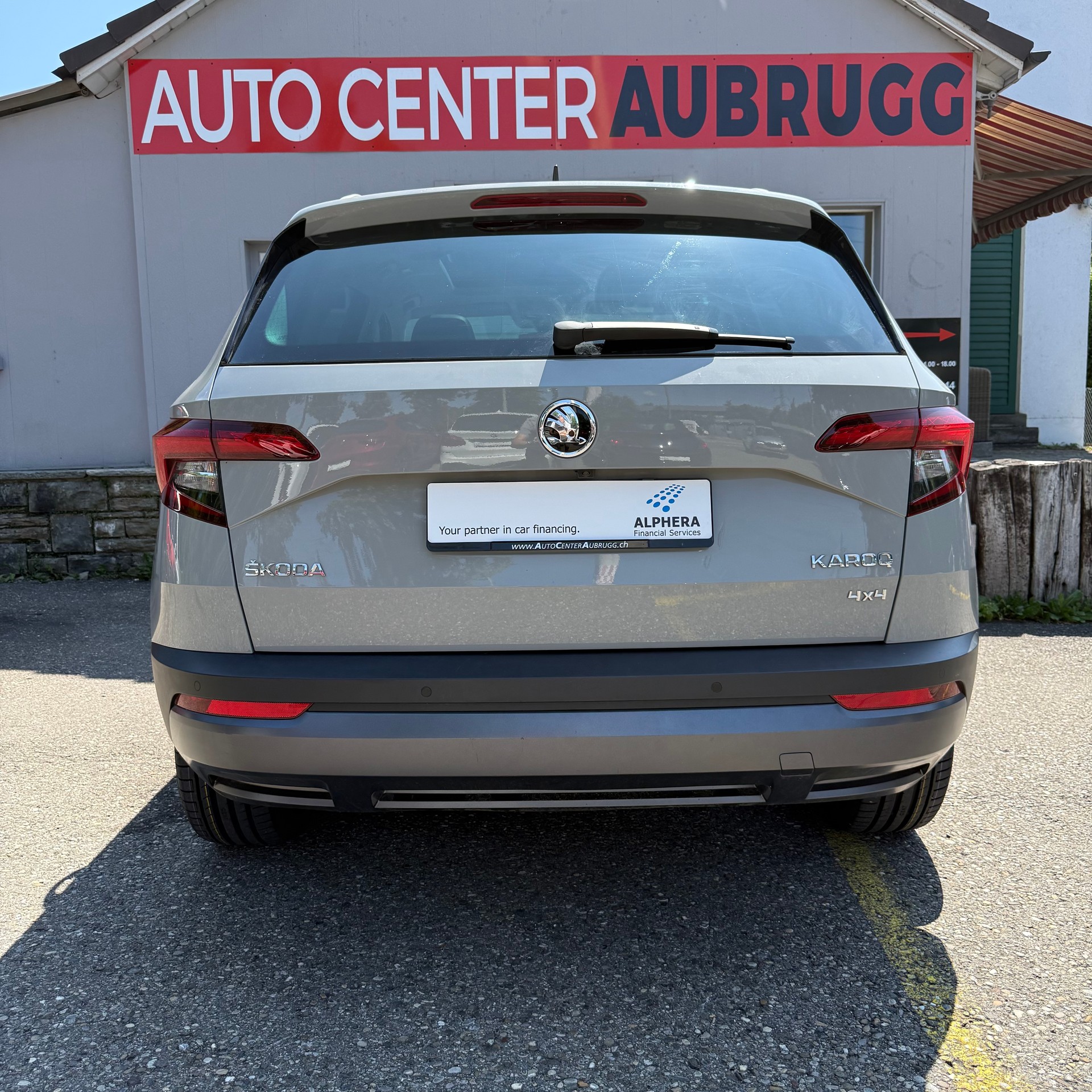 SKODA Karoq 2.0 TDI CR Style 4x4 DSG *ALCANTARA-SITZE - PANORAMA-DACH - ANHÄGERKUPPLUNG*-image-5
