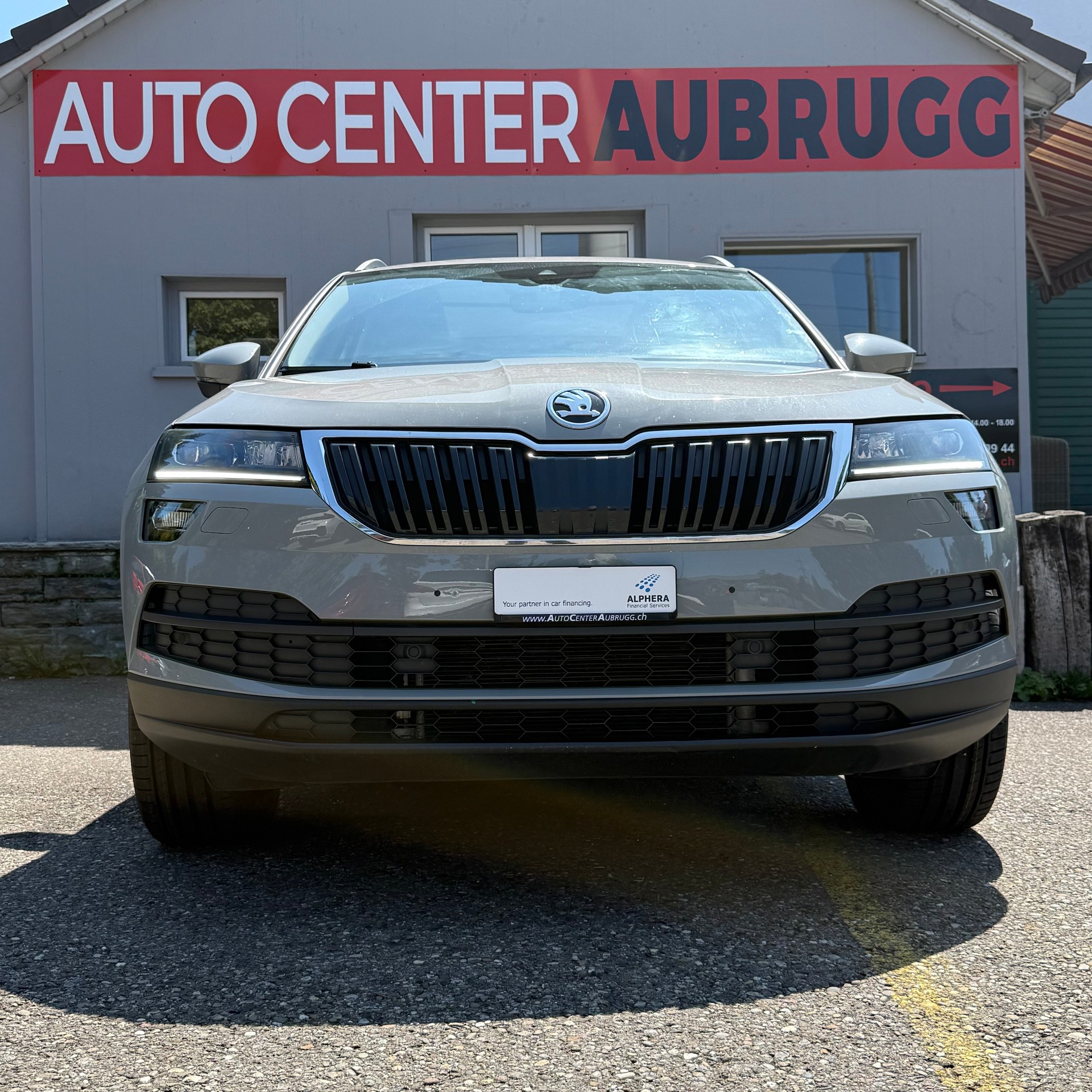 SKODA Karoq 2.0 TDI CR Style 4x4 DSG *ALCANTARA-SITZE - PANORAMA-DACH - ANHÄGERKUPPLUNG*-showroom-element-3
