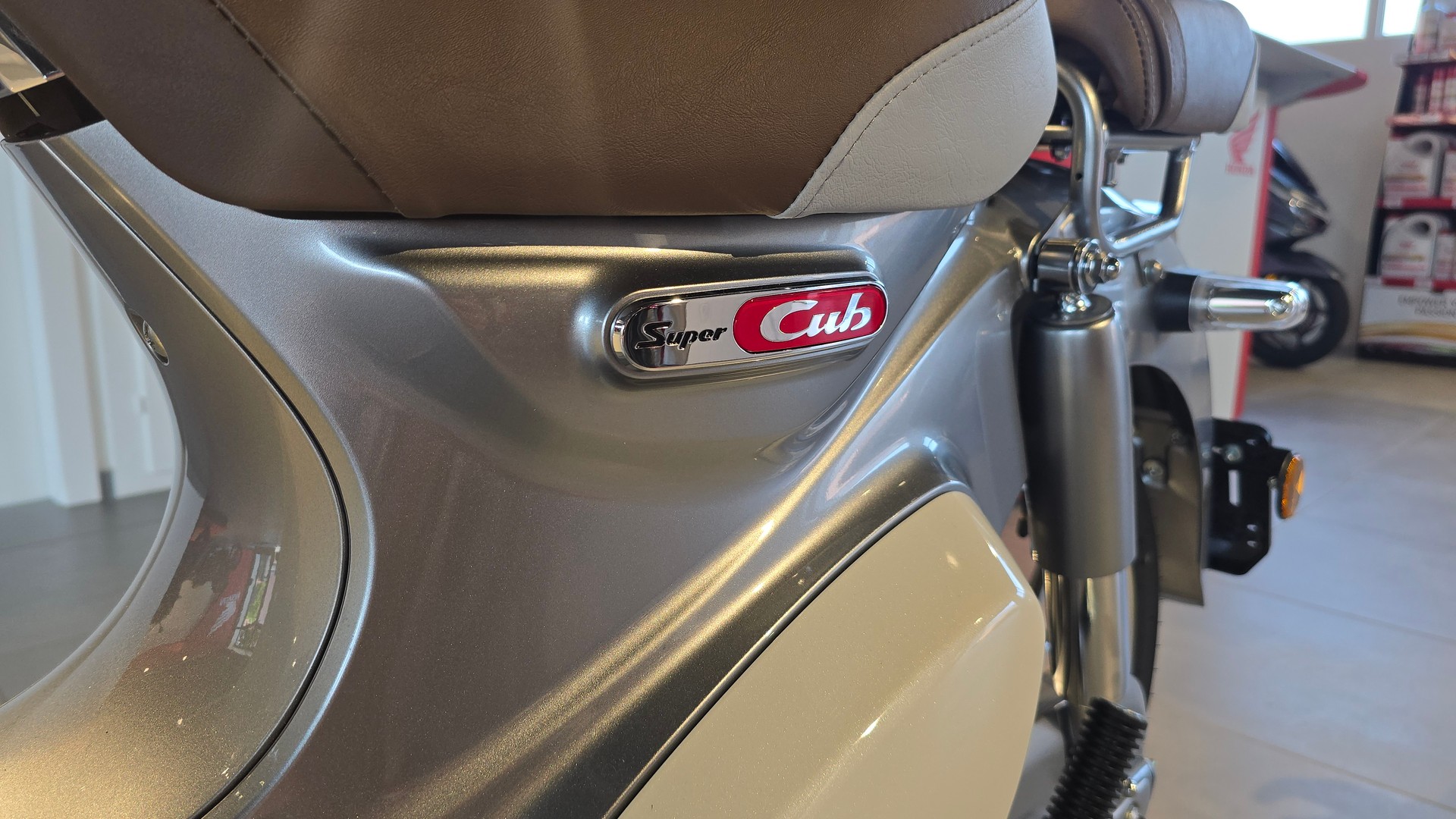 HONDA C 125 Super Cub-image-9
