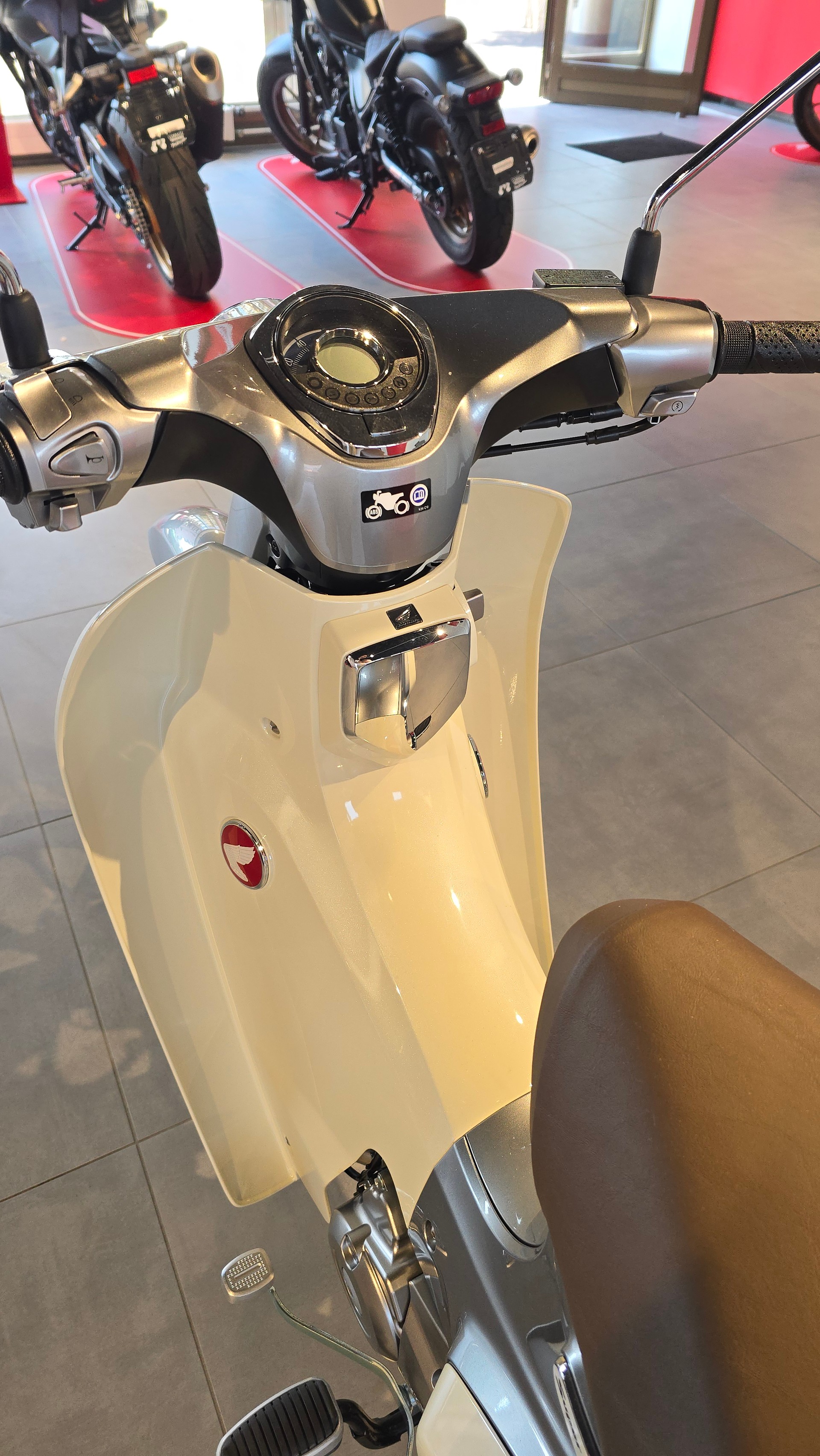 HONDA C 125 Super Cub-image-7