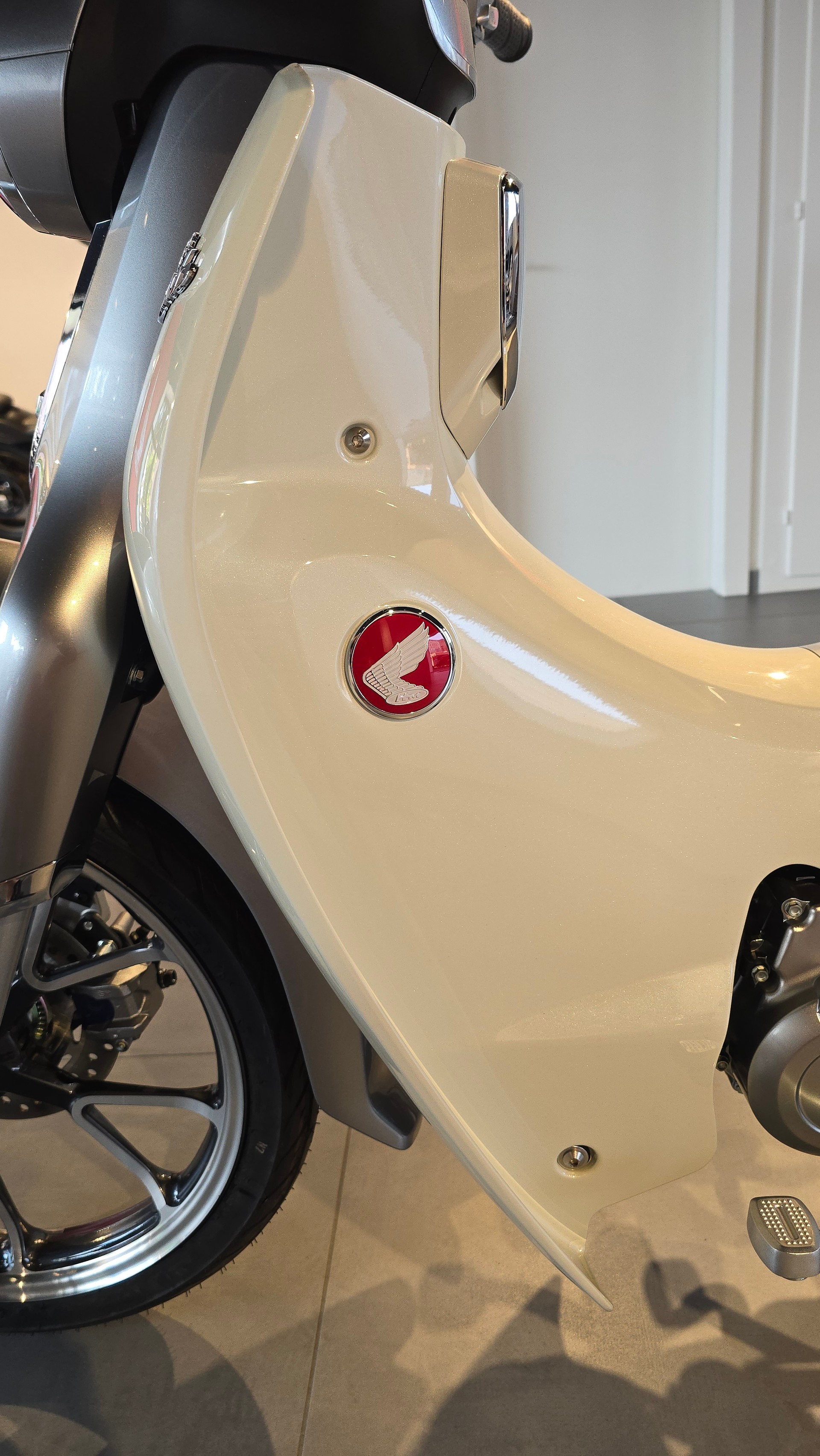 HONDA C 125 Super Cub-image-10