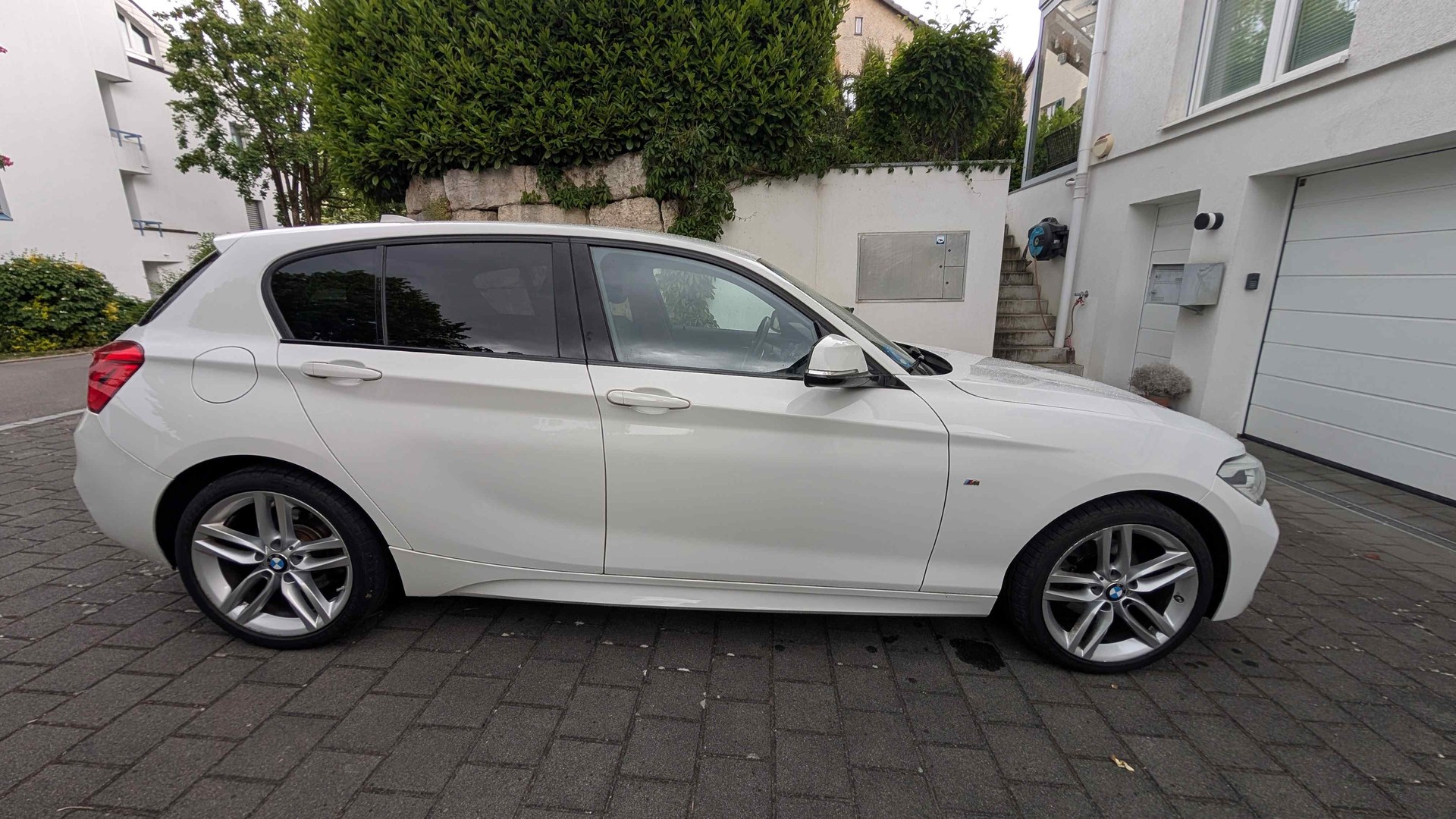 BMW 120d xDrive M Sport Steptronic-image-3