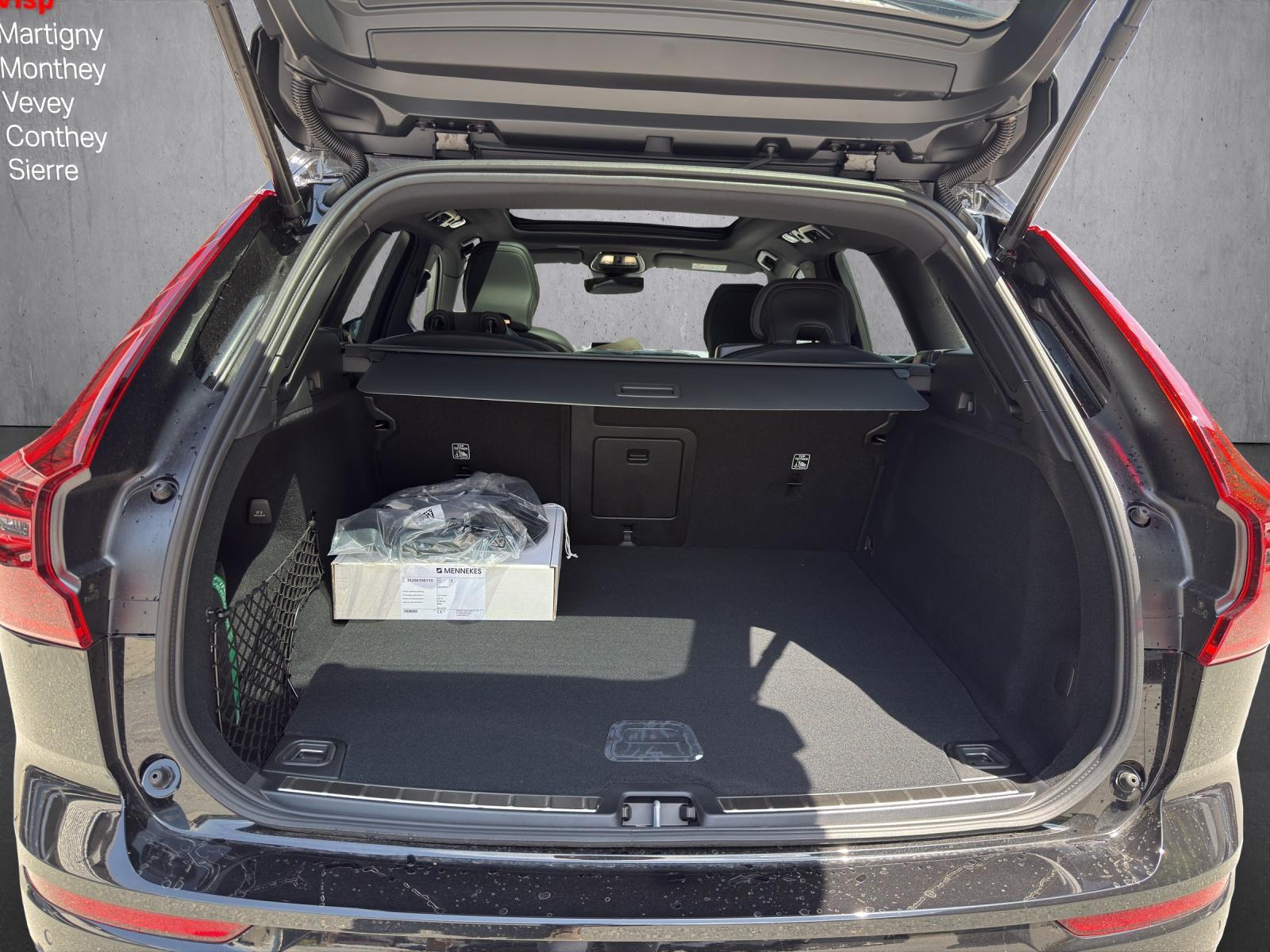 VOLVO XC60 T8 eAWD PluginHybrid Black Edition Geartronic-image-16