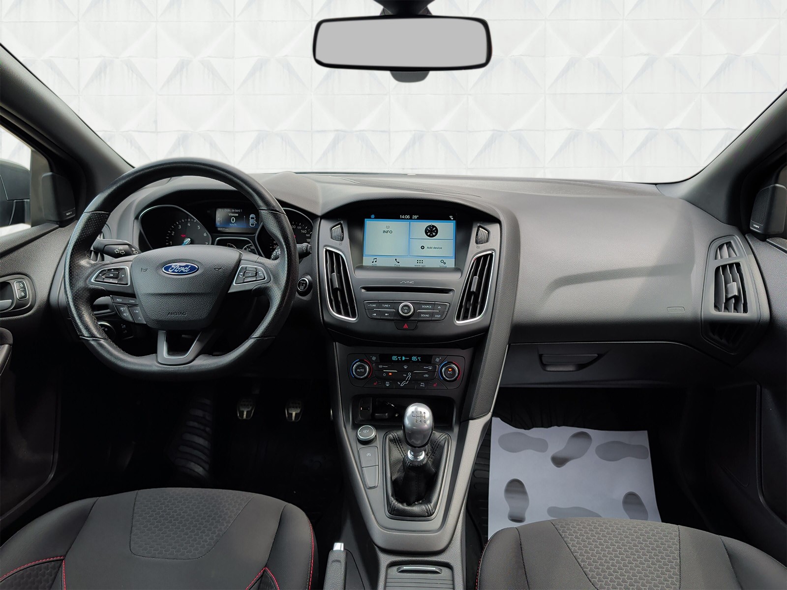 FORD Focus 1.5 SCTi ST Line-image-9