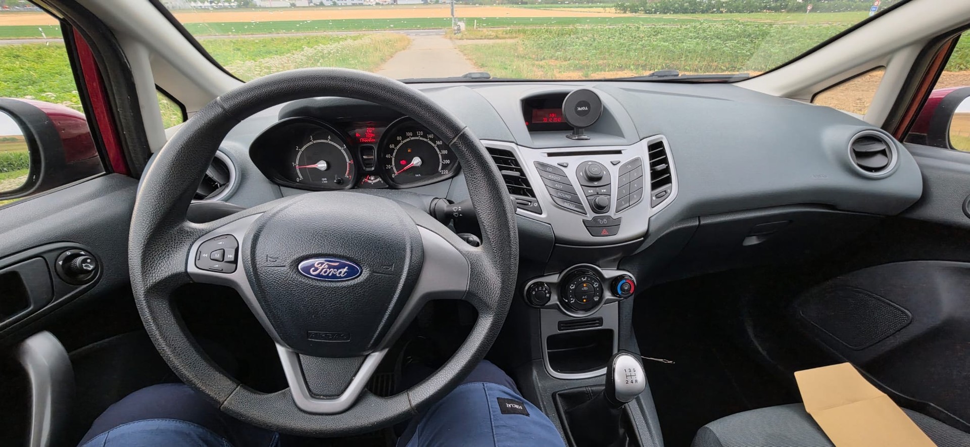 FORD Fiesta 1.4 16V Titanium-image-7