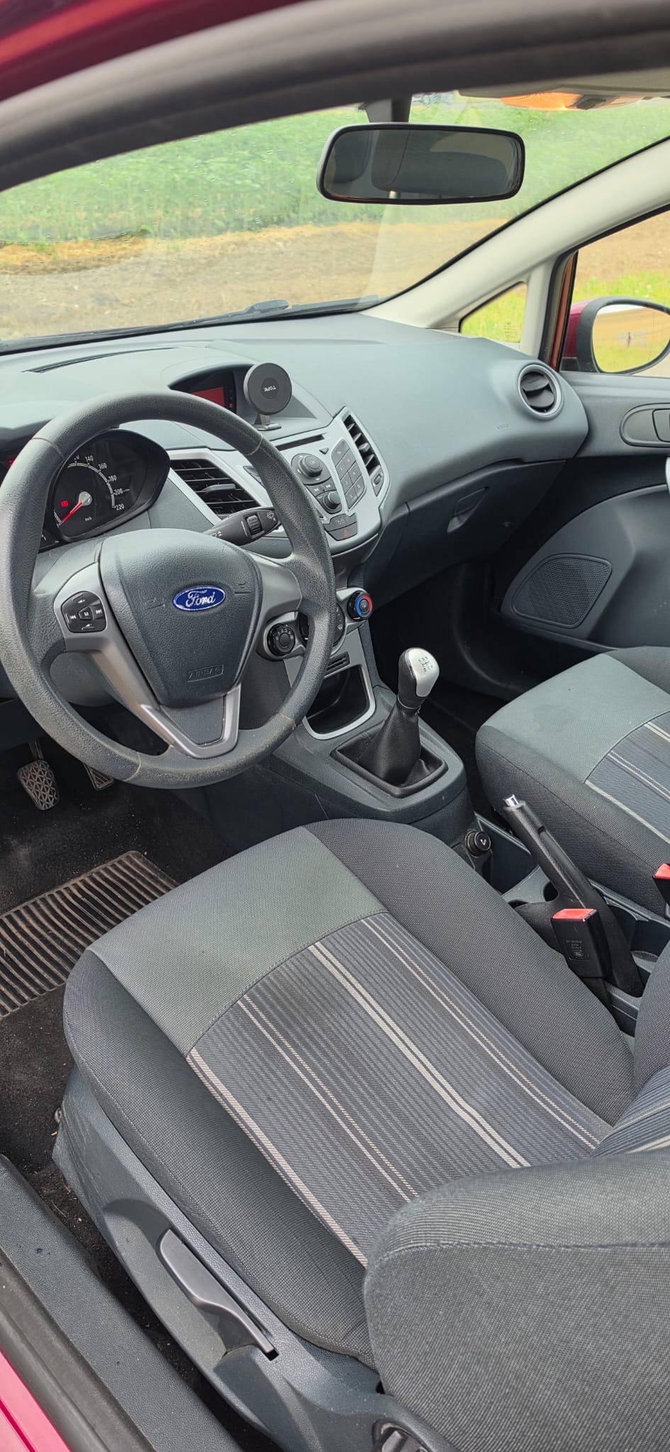FORD Fiesta 1.4 16V Titanium-image-4