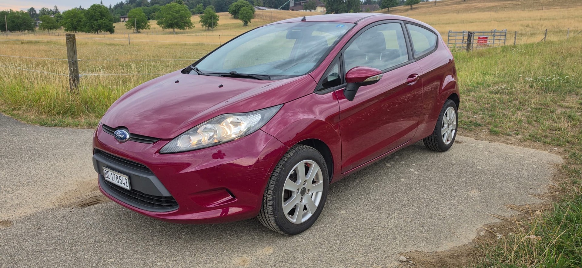 FORD Fiesta 1.4 16V Titanium-image-1