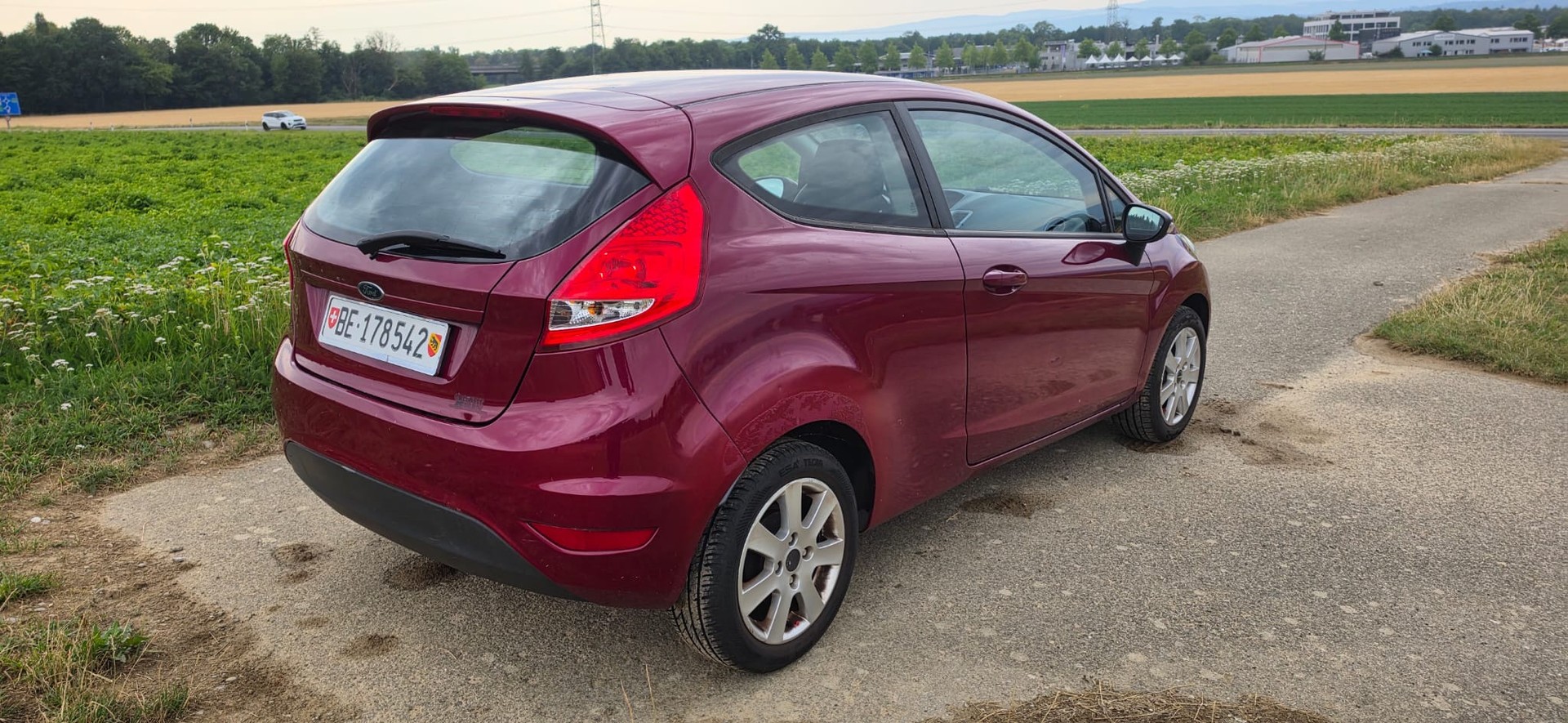 FORD Fiesta 1.4 16V Titanium-image-3