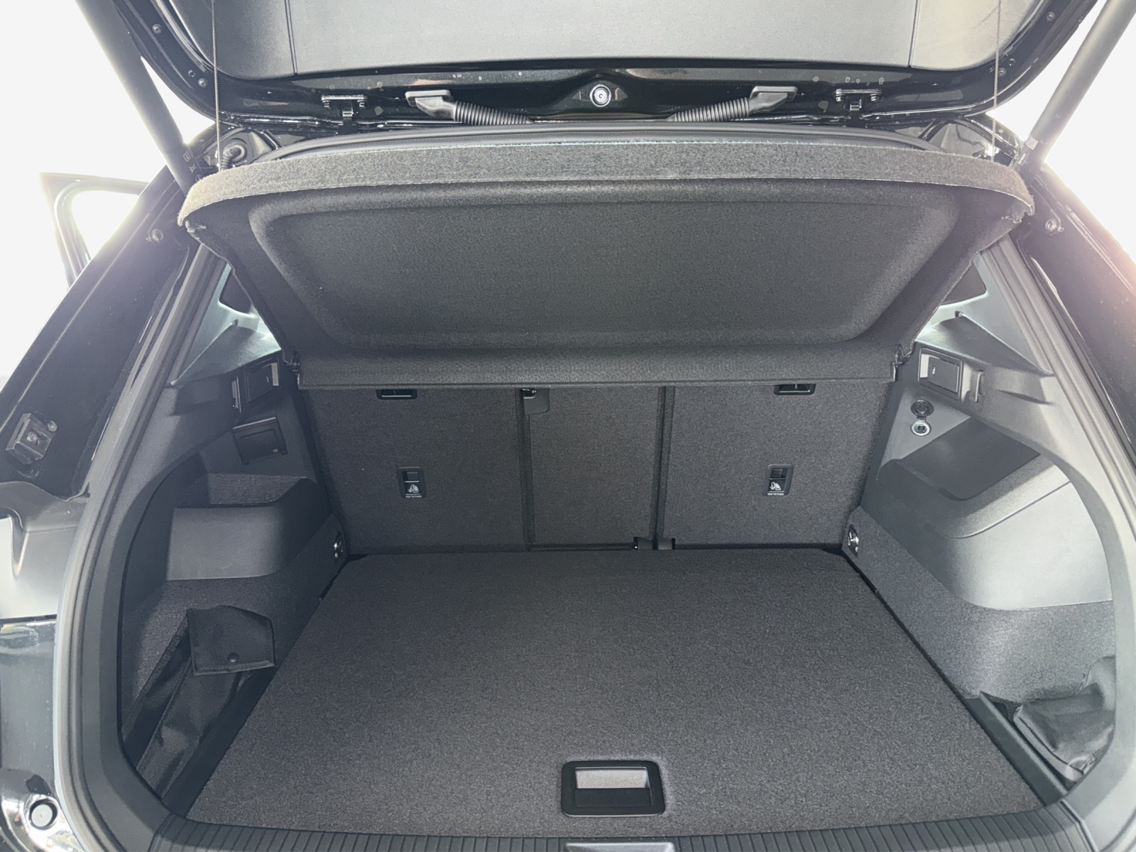 VW Tiguan 2.0 TSI DSG R-Line Plus 4Motion-image-12
