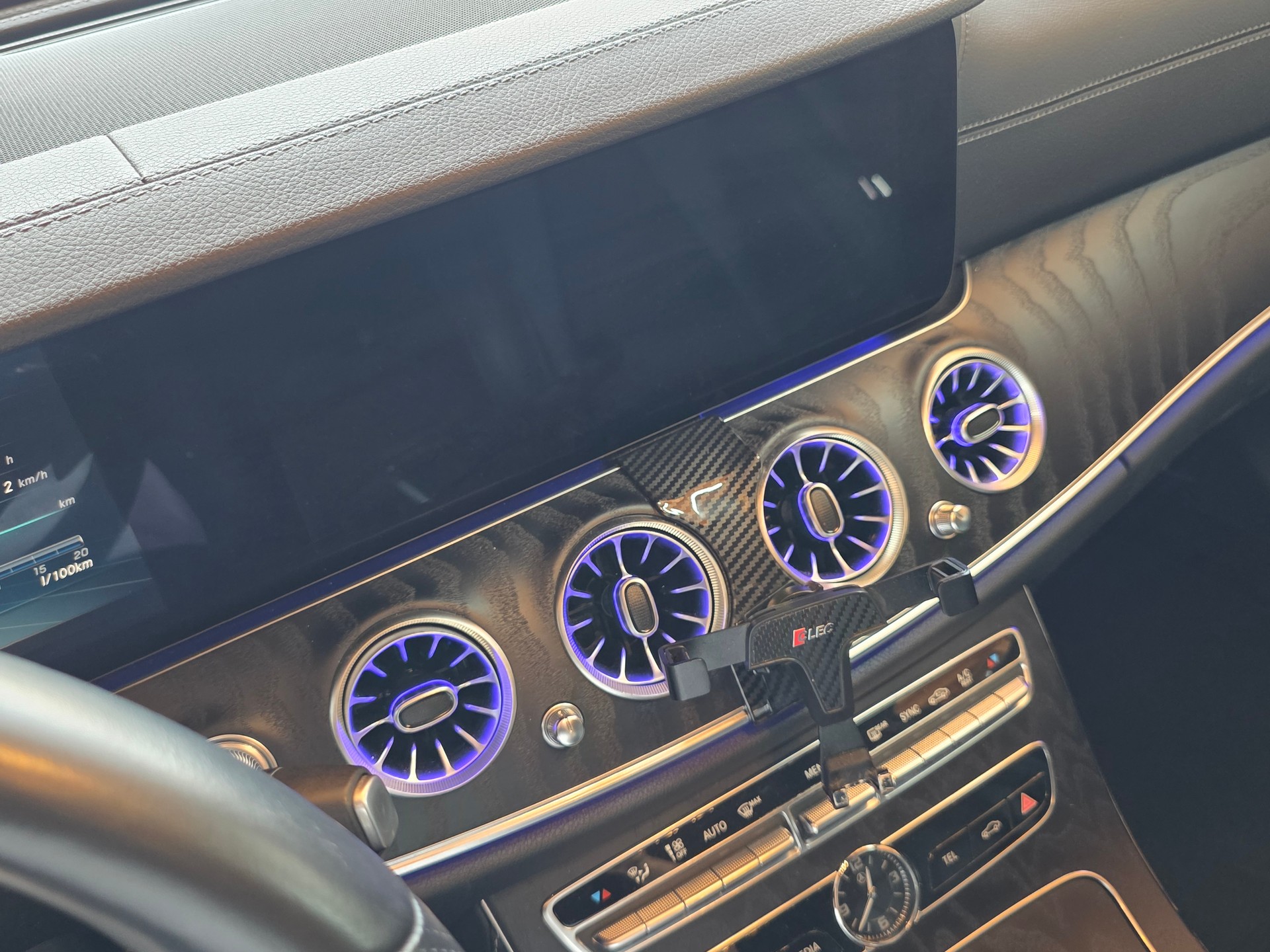 MERCEDES-BENZ E 200 AMG Line 4Matic 9G-Tronic ** E53 AMG UMBAU -TIEFER LEG. -20 ZOLL -BURMASTER -360° KAMERA -SAFETY + KOMFORT PAKET **-image-13