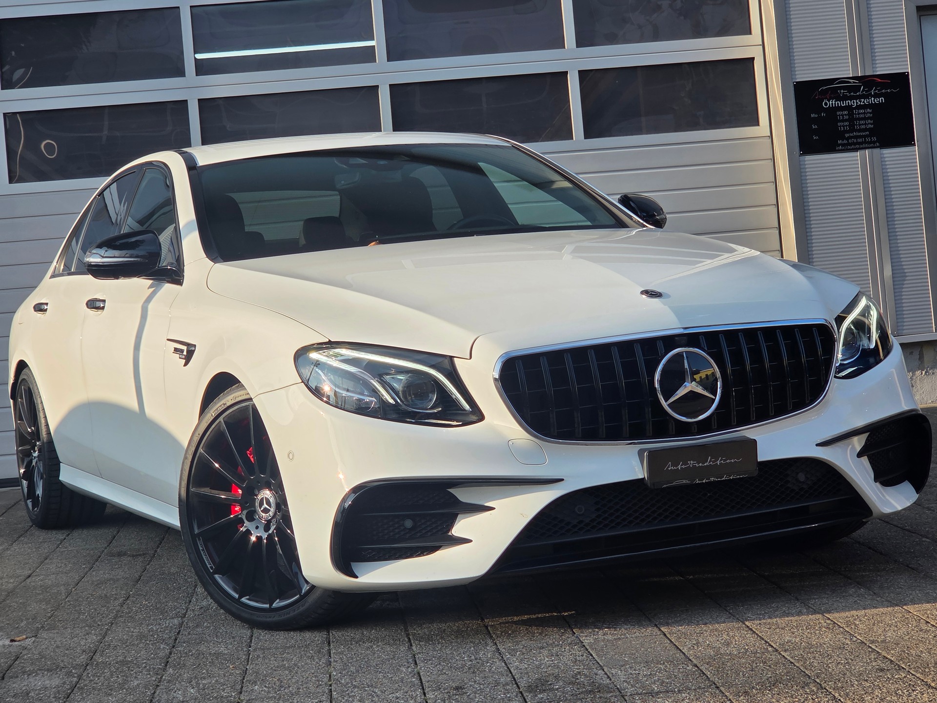 MERCEDES-BENZ E 200 AMG Line 4Matic 9G-Tronic ** E53 AMG UMBAU -TIEFER LEG. -20 ZOLL -BURMASTER -360° KAMERA -SAFETY + KOMFORT PAKET **